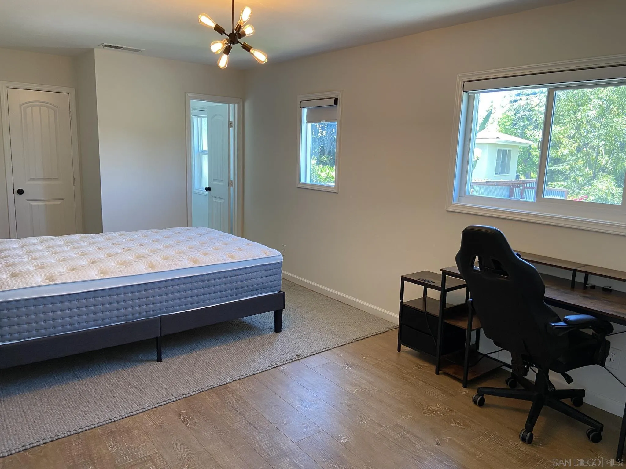 https://cdn.realtyfeed.com/cdn/127/250028507/6efaa36b3da06df017ea2463f96289f7.webp