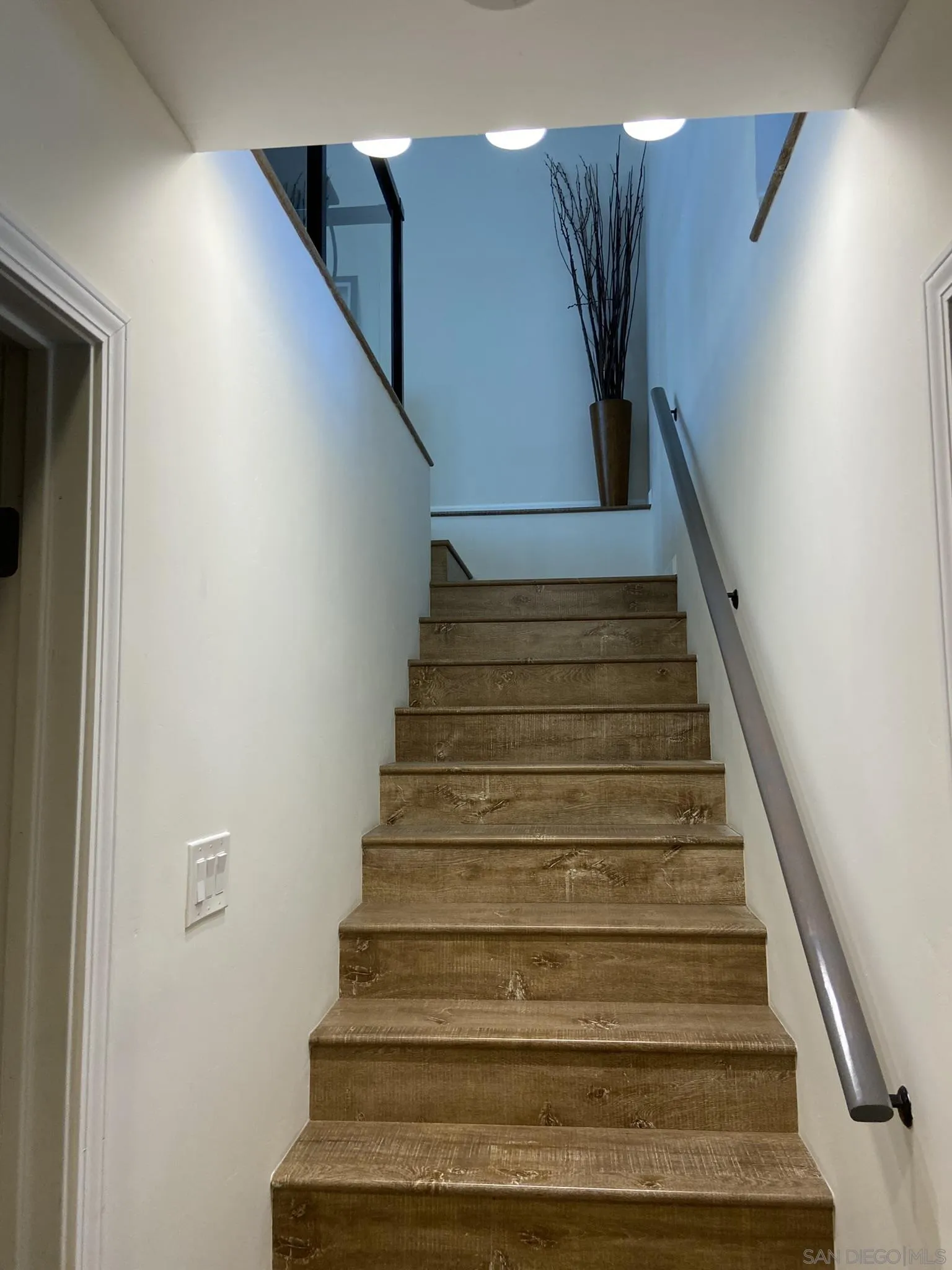 https://cdn.realtyfeed.com/cdn/127/250028507/80b507bb94b831156f0f34b0255c4a1a.webp