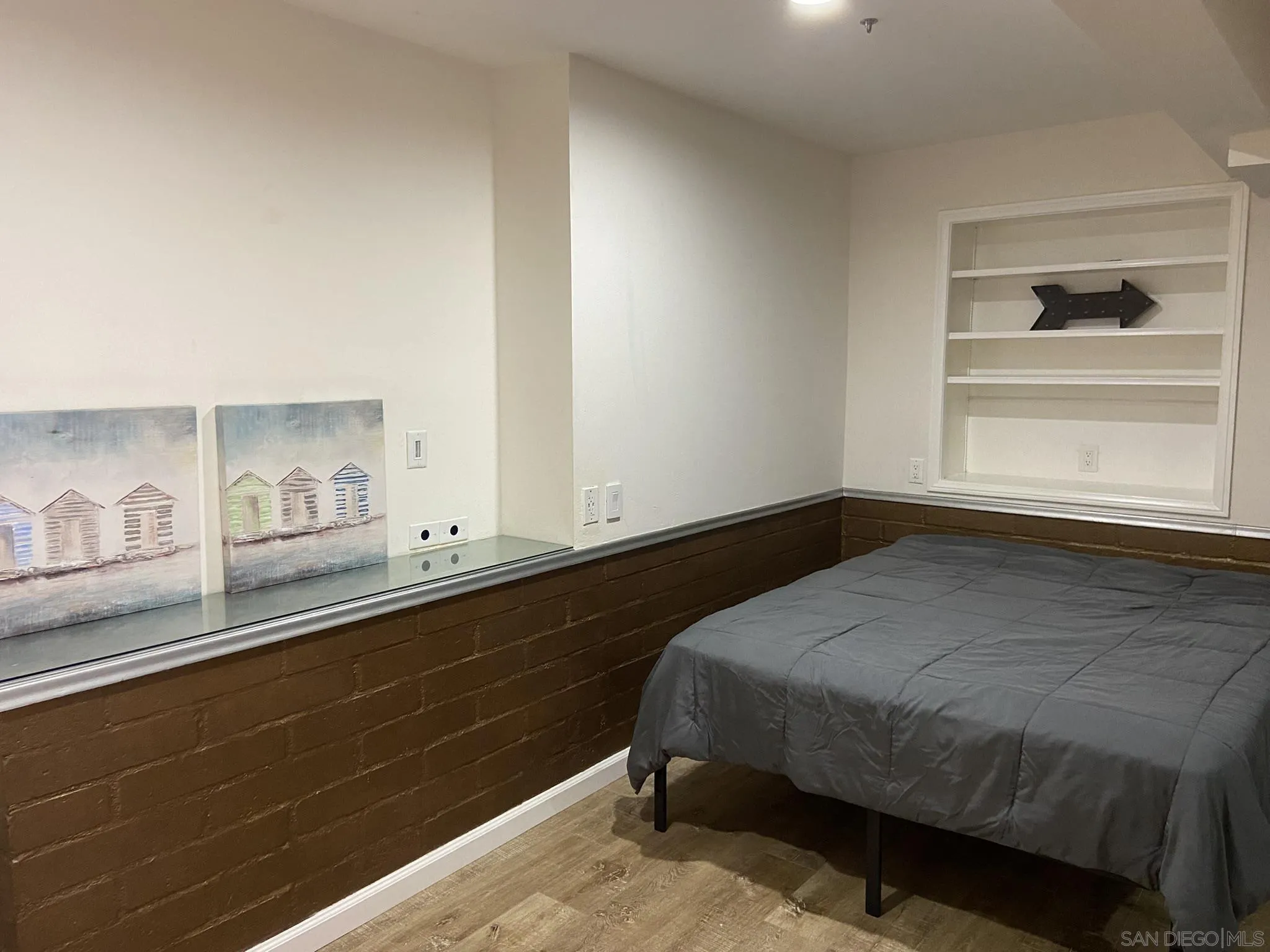 https://cdn.realtyfeed.com/cdn/127/250028507/a74942fcebd1c4ba559fe6f9a197f9f6.webp