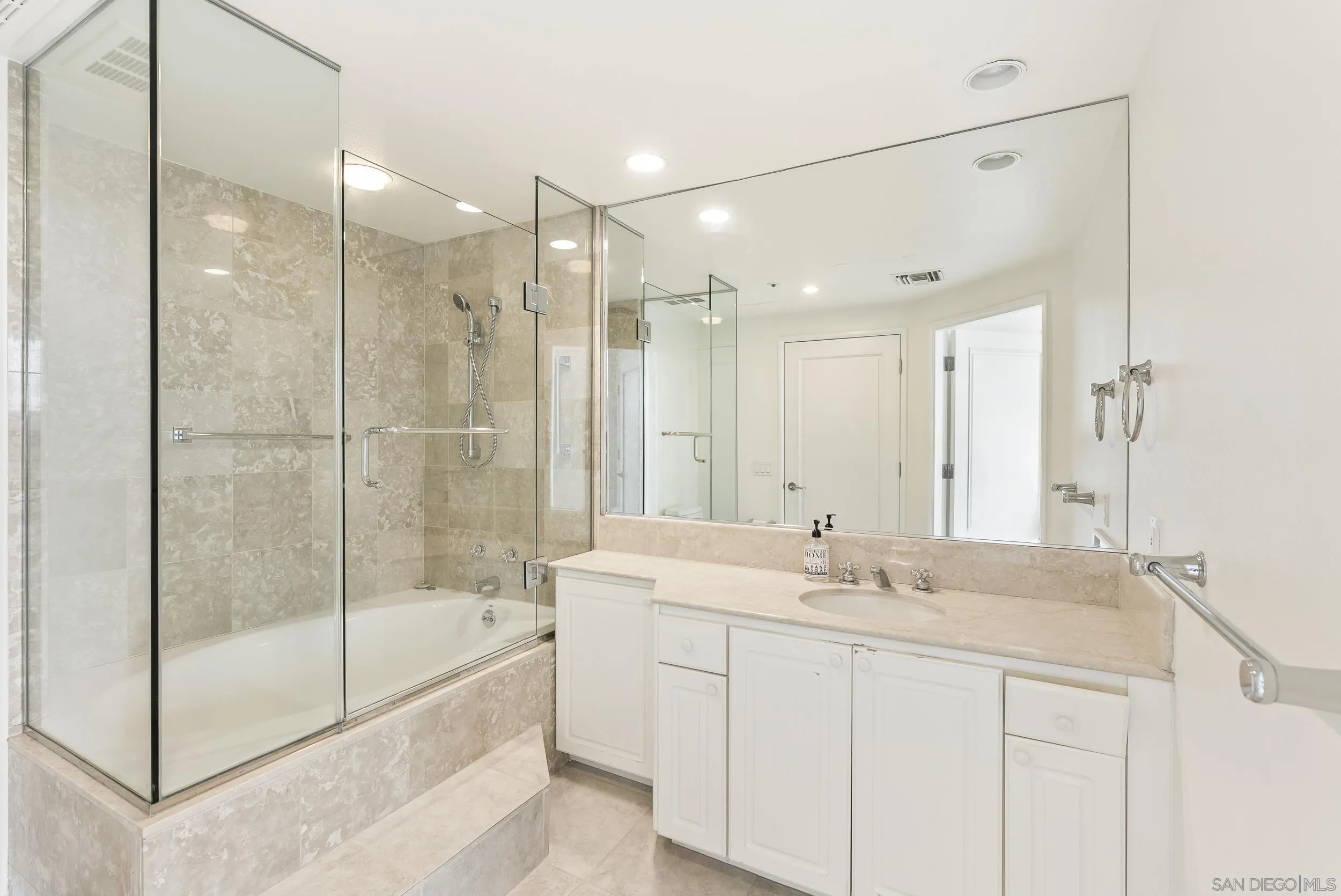 Photo #10: 250028518 Listing: Photo #10