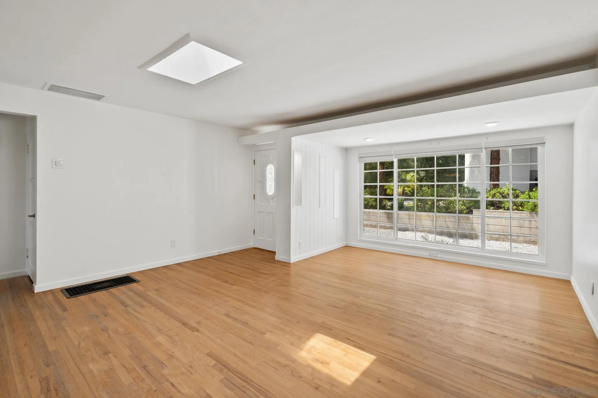 https://cdn.realtyfeed.com/cdn/127/250028535/21d880fd83b3590475f1a92889e1755f.webp