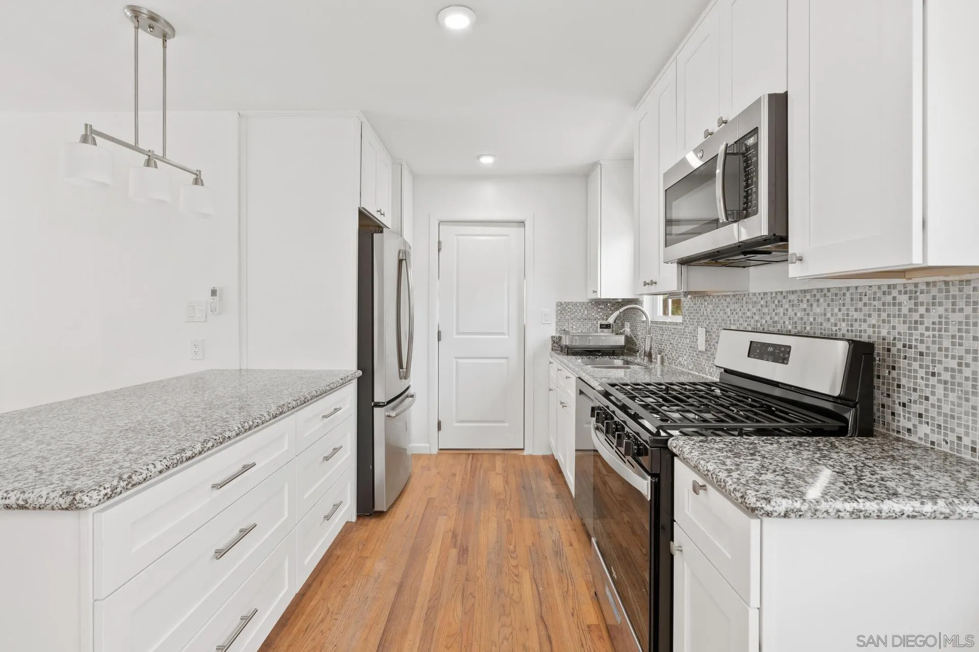 https://cdn.realtyfeed.com/cdn/127/250028535/41fc916aaf2d2d8dc3a0093674044033.webp