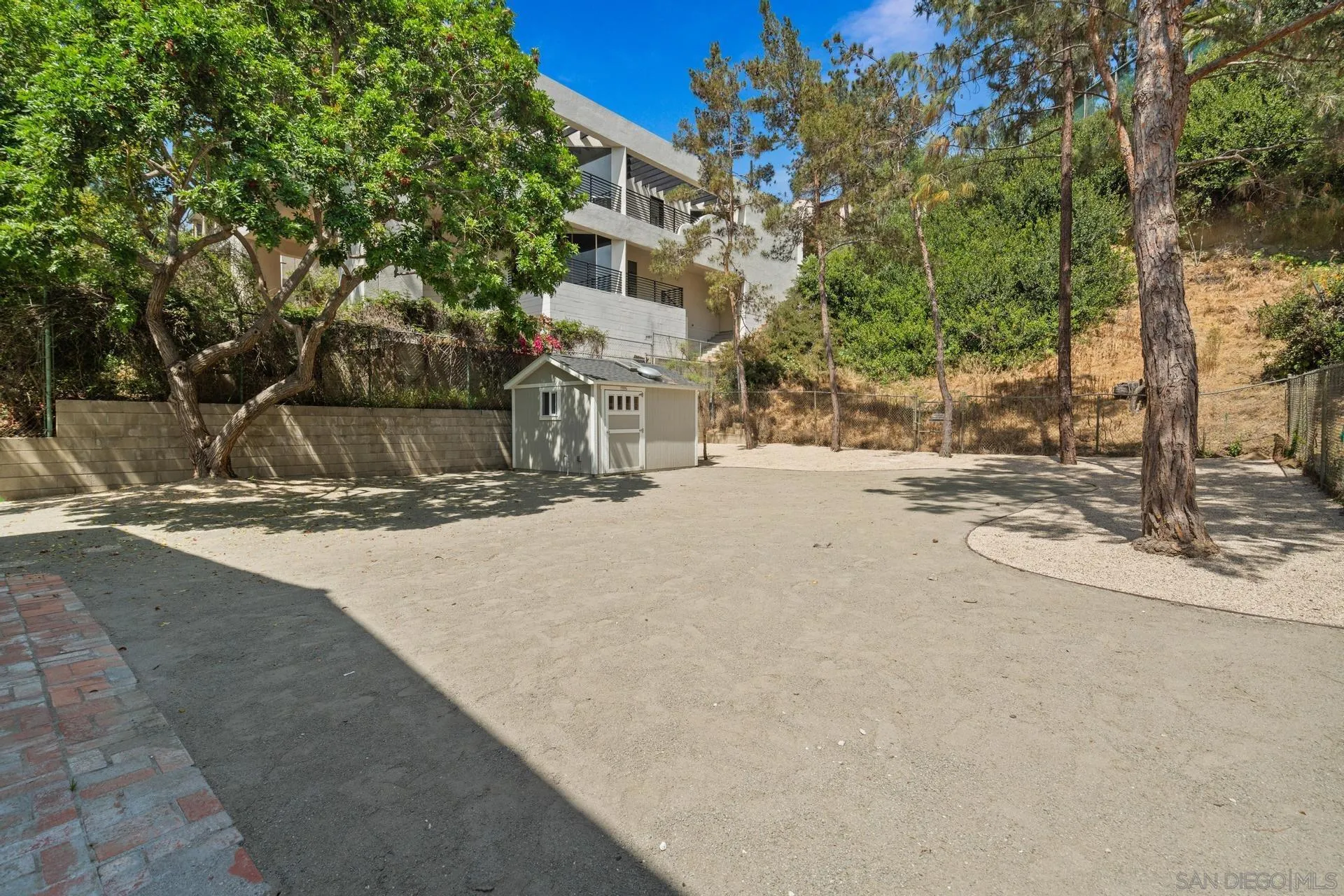 https://cdn.realtyfeed.com/cdn/127/250028535/71f413c4965edf0a180e0ffbdfbabf47.webp