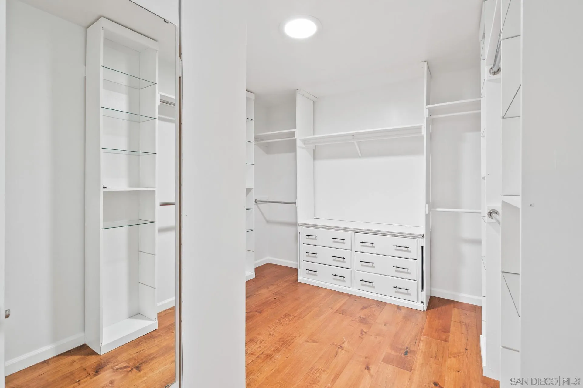 https://cdn.realtyfeed.com/cdn/127/250028535/ae3b412f3c8e12ae113b8b1853f29c1f.webp