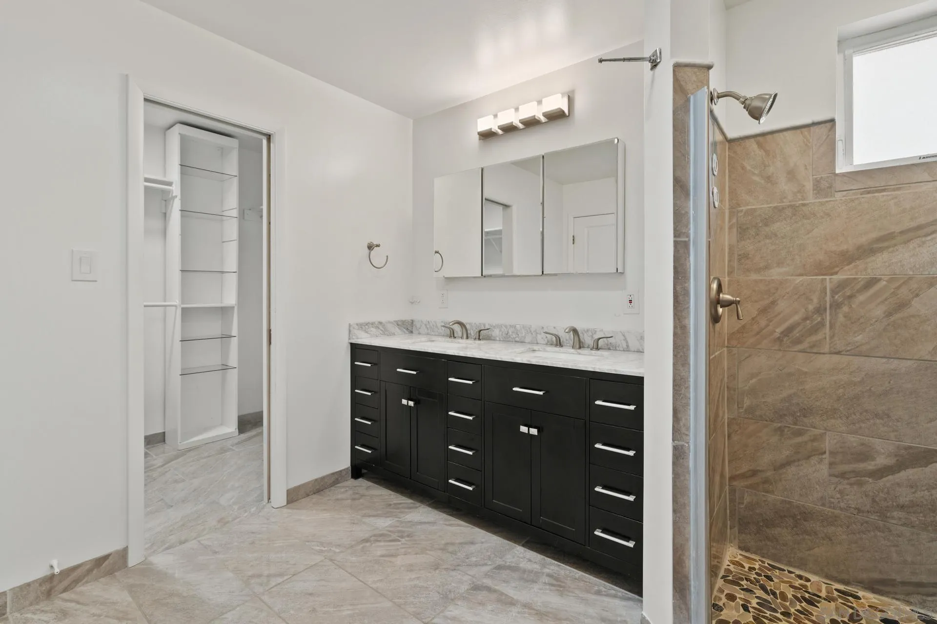 https://cdn.realtyfeed.com/cdn/127/250028535/b1bb462e780f5b0a70ea363094420dbc.webp