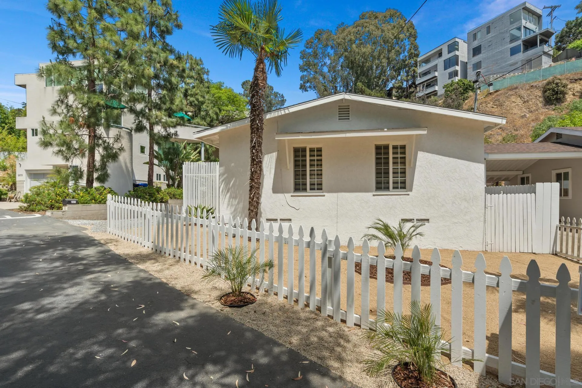 https://cdn.realtyfeed.com/cdn/127/250028535/fca91cb7932757e9e2f520e2559831d0.webp