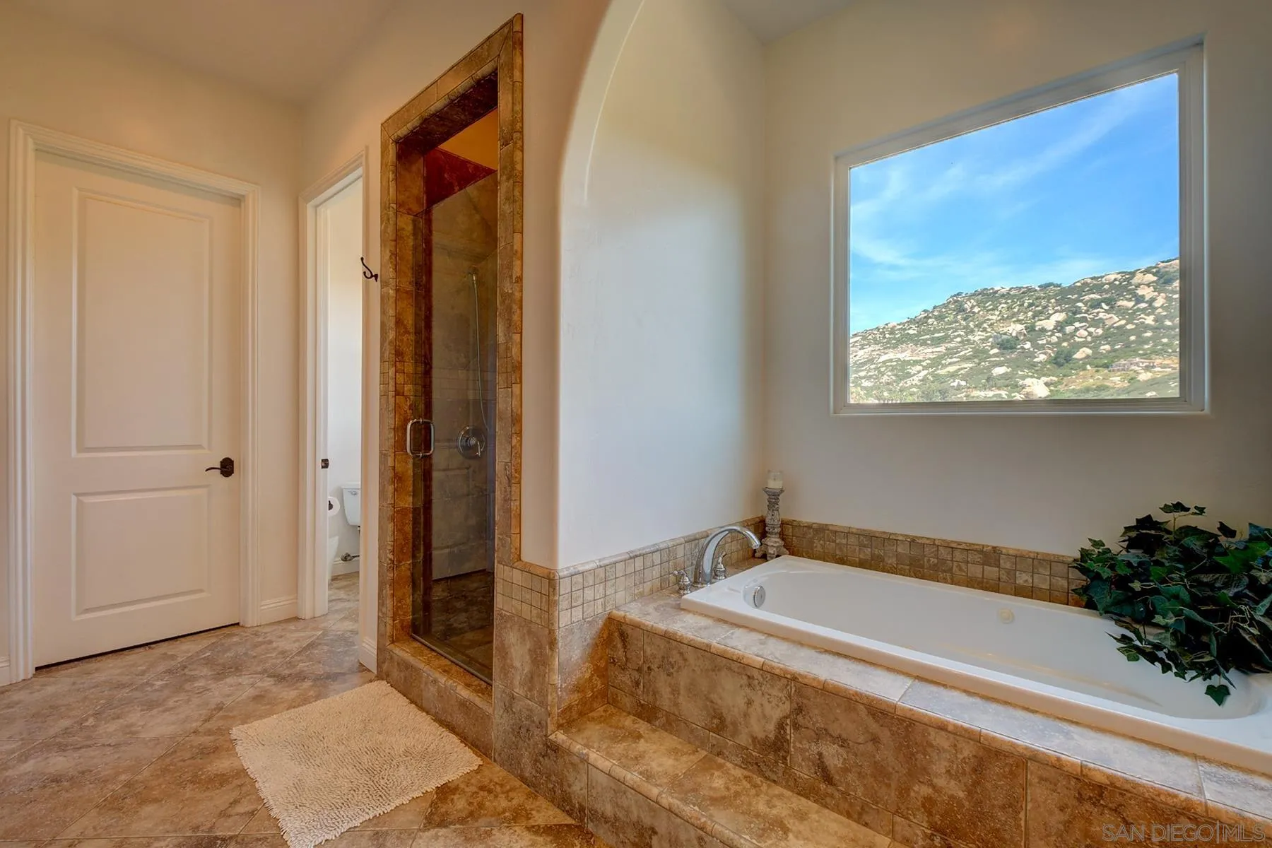 https://cdn.realtyfeed.com/cdn/127/250028551/1b055ef019c4b7da689db617d2d46515.webp