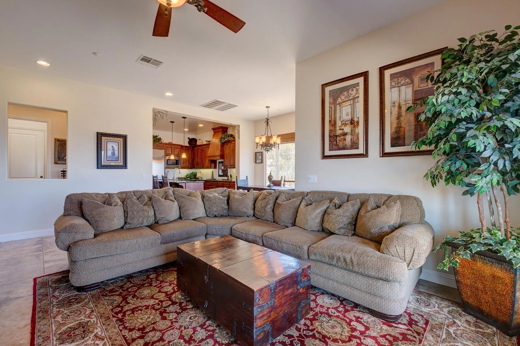 https://cdn.realtyfeed.com/cdn/127/250028551/7ab15885b25955f89bffce52eccb5e37.webp