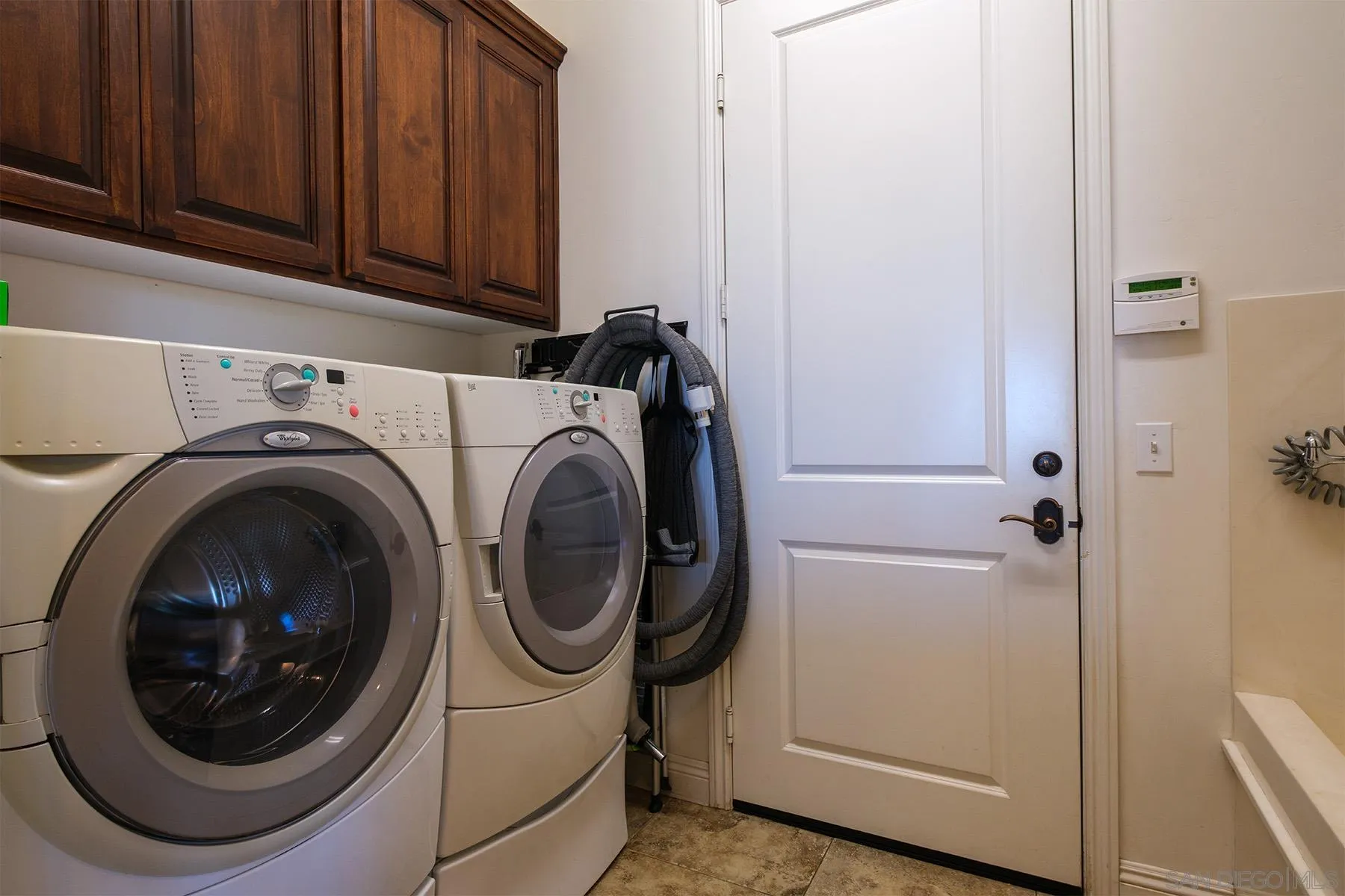 https://cdn.realtyfeed.com/cdn/127/250028551/a201ff3766c6c44af3ef805343eafbdf.webp
