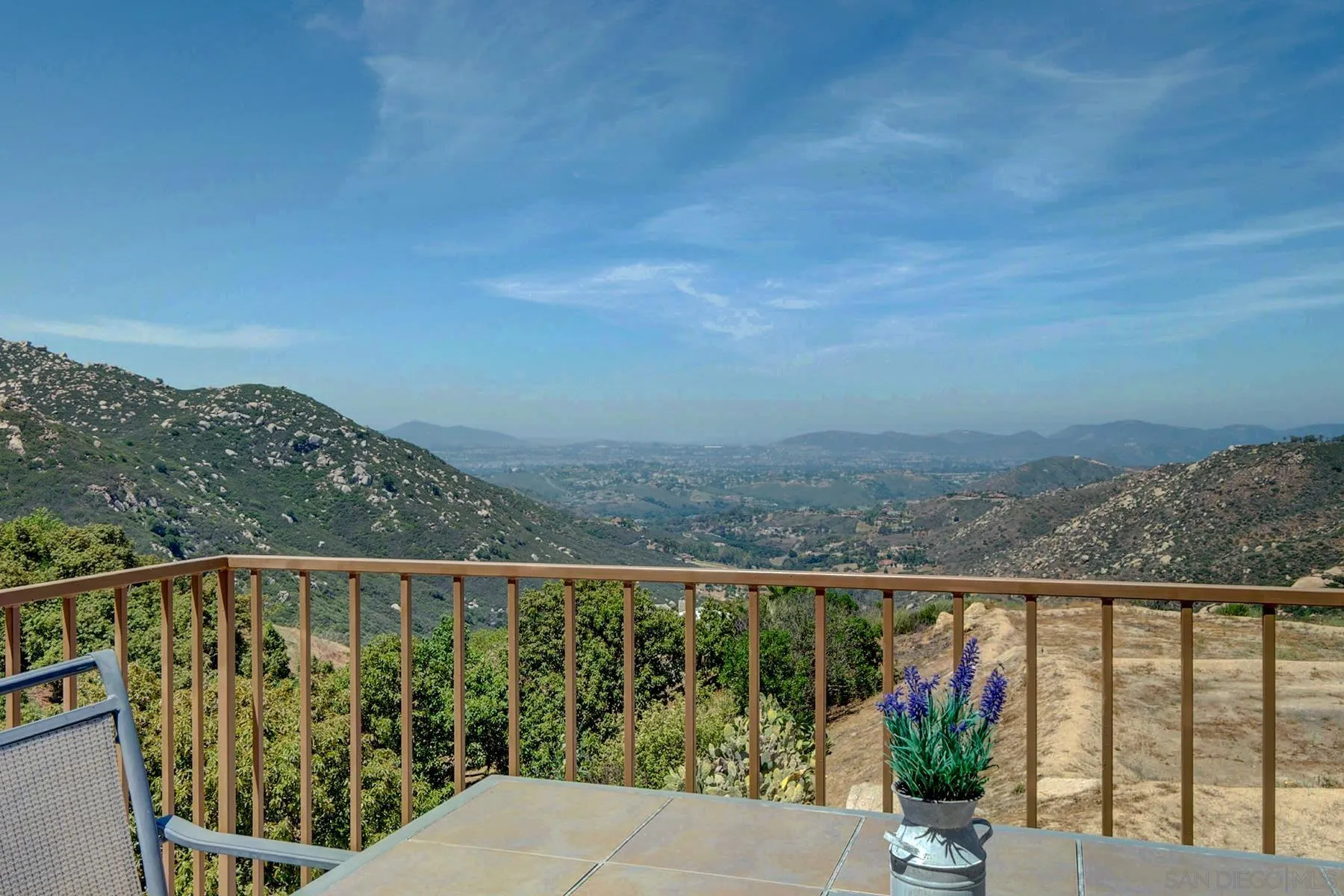 https://cdn.realtyfeed.com/cdn/127/250028551/d9872f322ccabfc8972c9d701a14153f.webp