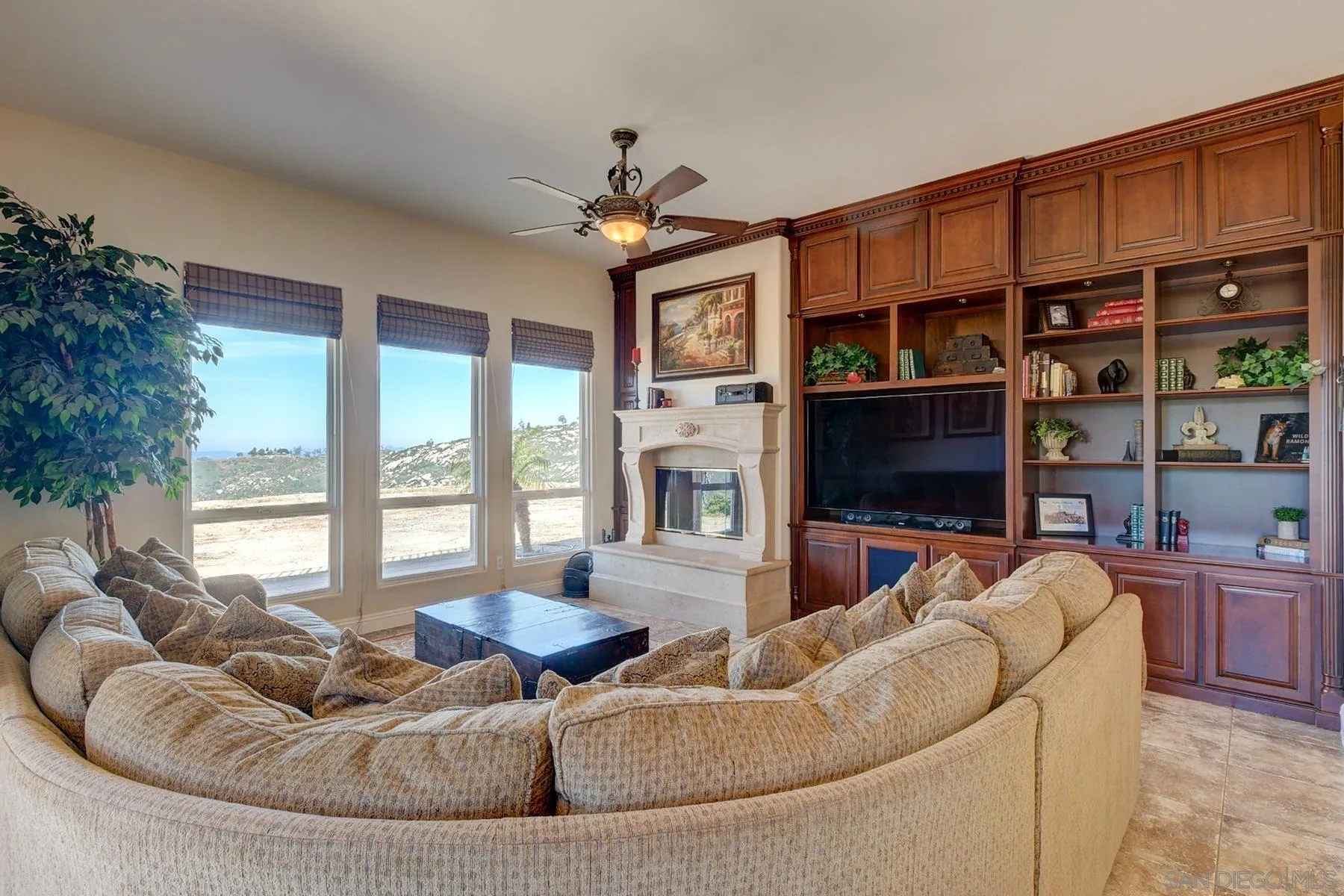 https://cdn.realtyfeed.com/cdn/127/250028551/f6fe5a1cf54c57cc3958c429c899c06c.webp