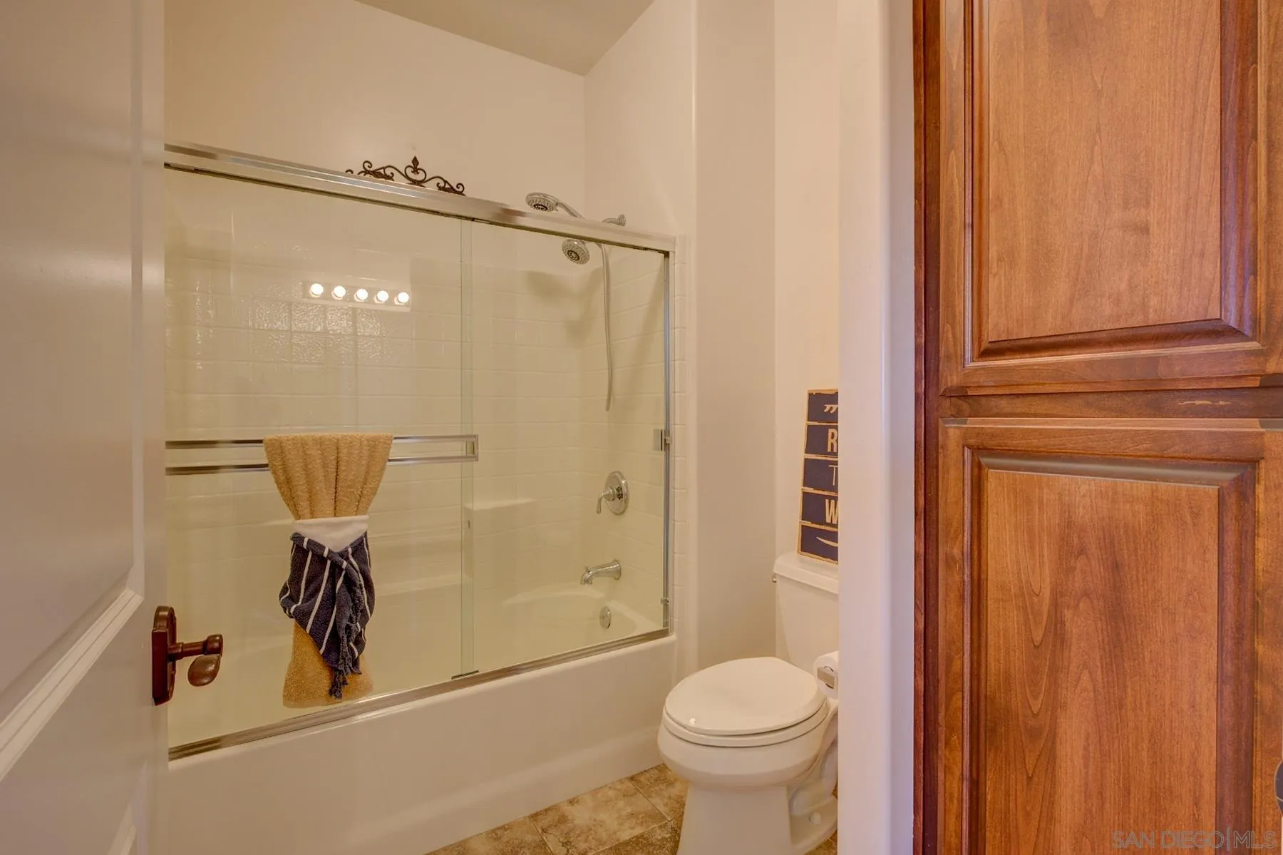 https://cdn.realtyfeed.com/cdn/127/250028551/fc4c7df876bcfb03297e6dd62e68275c.webp