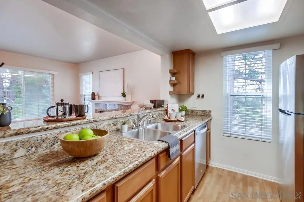 https://cdn.realtyfeed.com/cdn/127/250028566/fbc8f5e1d56c4b18f11f82a43d85cf85.webp