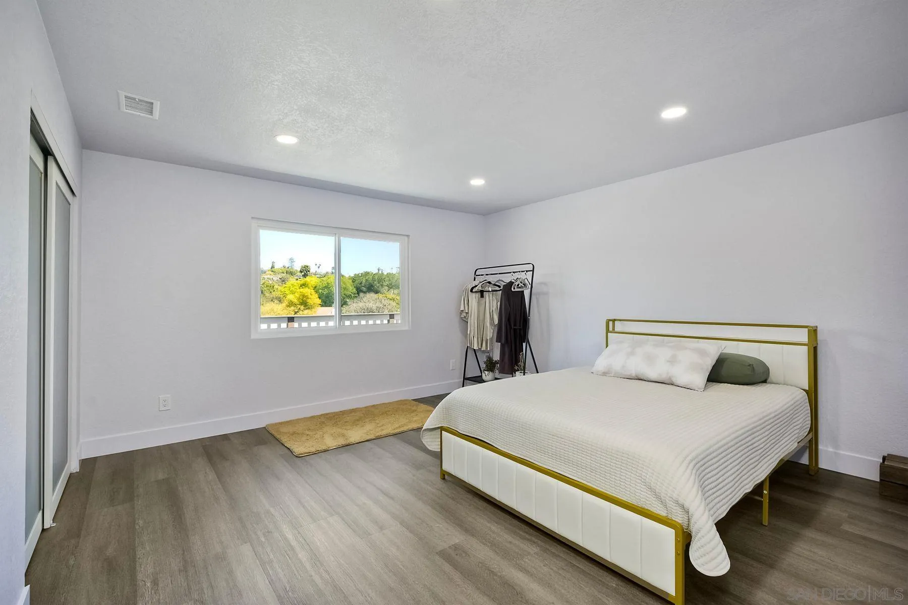 https://cdn.realtyfeed.com/cdn/127/250028579/2ca634257135759de7c8997245a6179a.webp