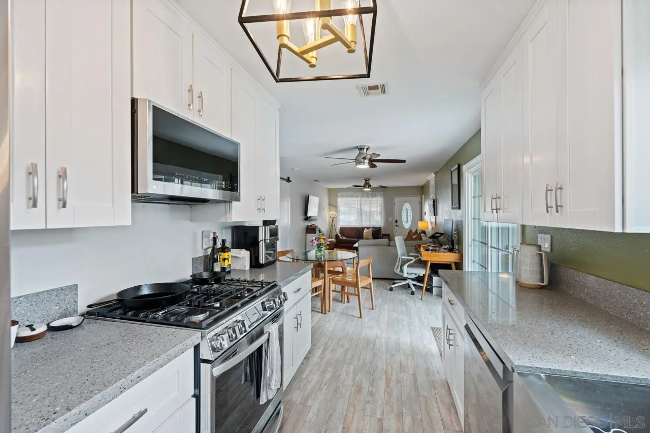 https://cdn.realtyfeed.com/cdn/127/250028586/2d1a749ca54dbc2984a14492e49b65ad.webp