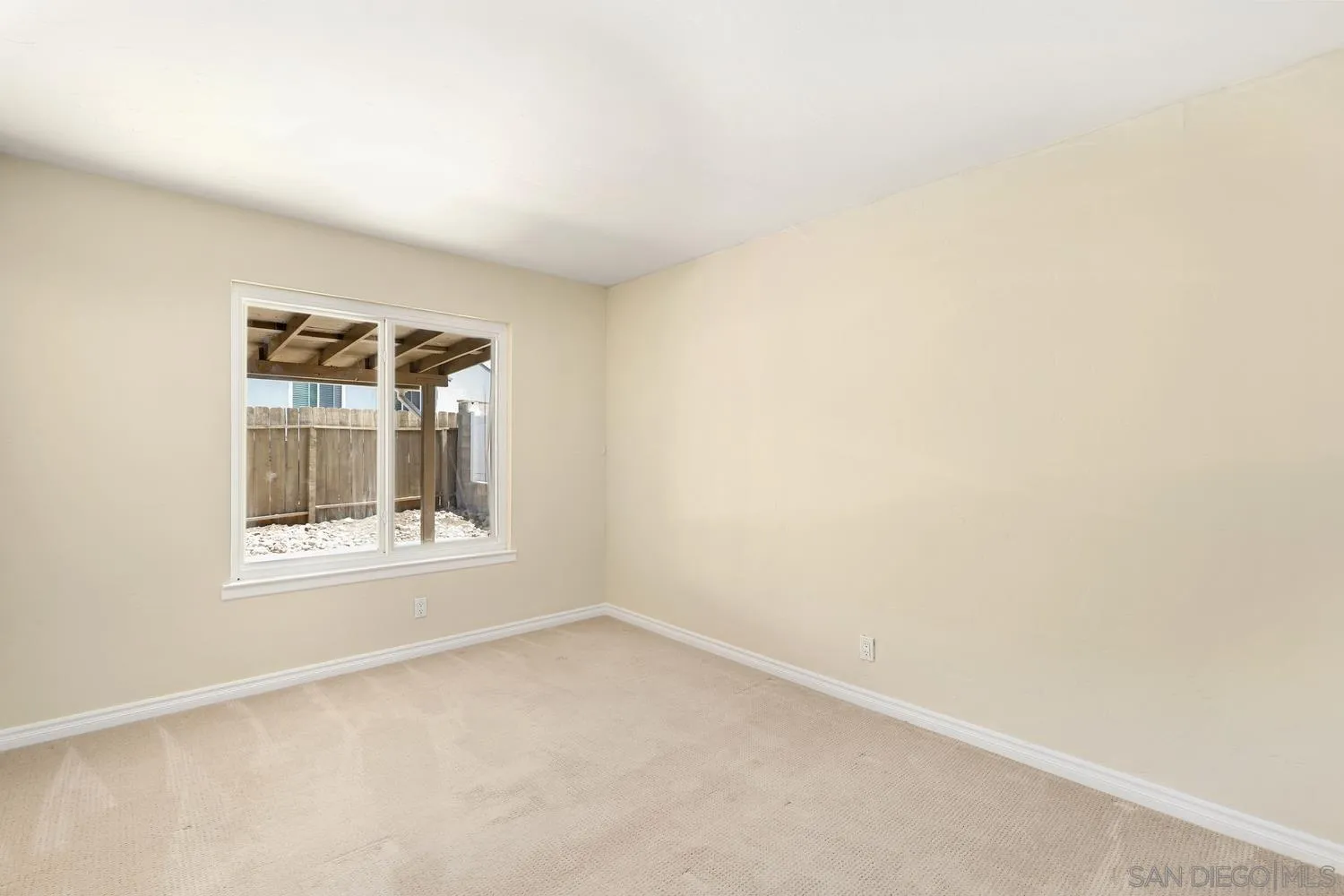 https://cdn.realtyfeed.com/cdn/127/250028633/a47c751cebbfa8ccad63a9e3f7107f44.webp