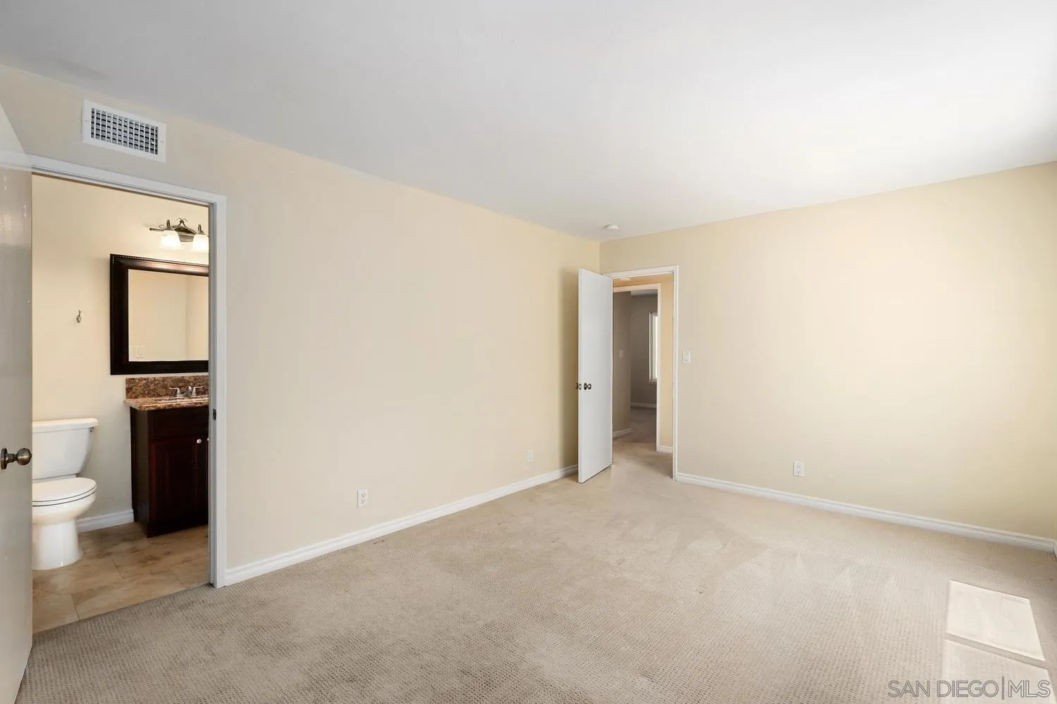 https://cdn.realtyfeed.com/cdn/127/250028633/f189ac63ca726dc8d884bf3e588c1c7e.webp