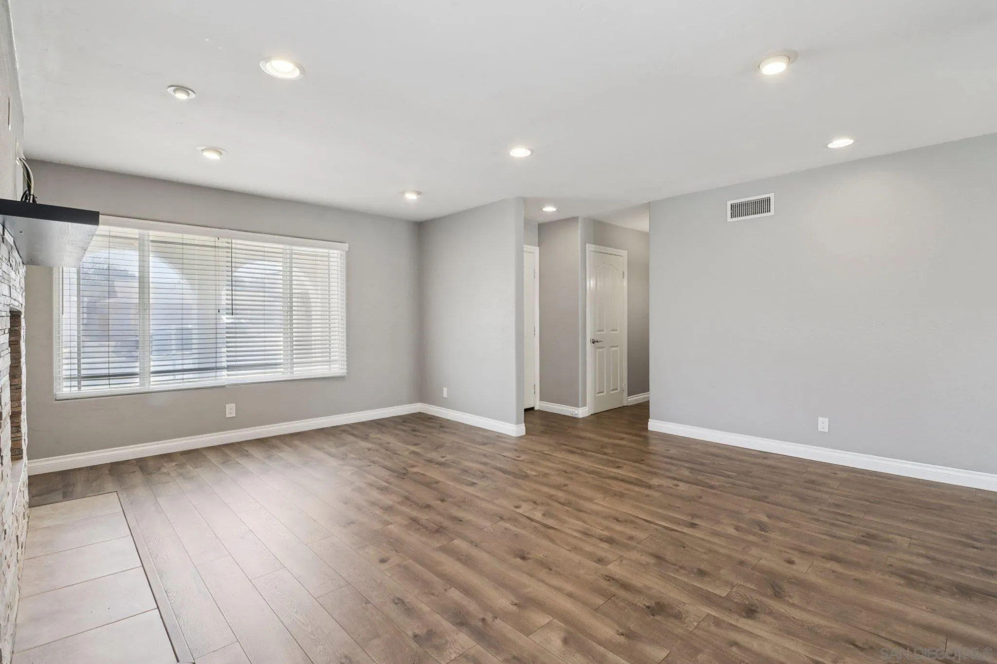 https://cdn.realtyfeed.com/cdn/127/250028637/19a826953f6e4b07f830b5d7f3640012.webp