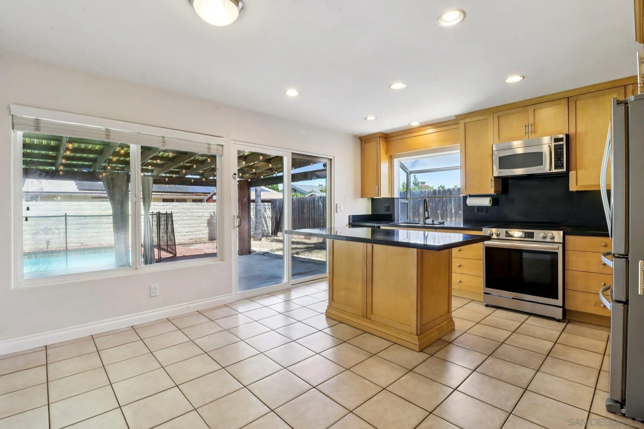 https://cdn.realtyfeed.com/cdn/127/250028637/2a4363b238a1be6e0f657f085a4886c6.webp