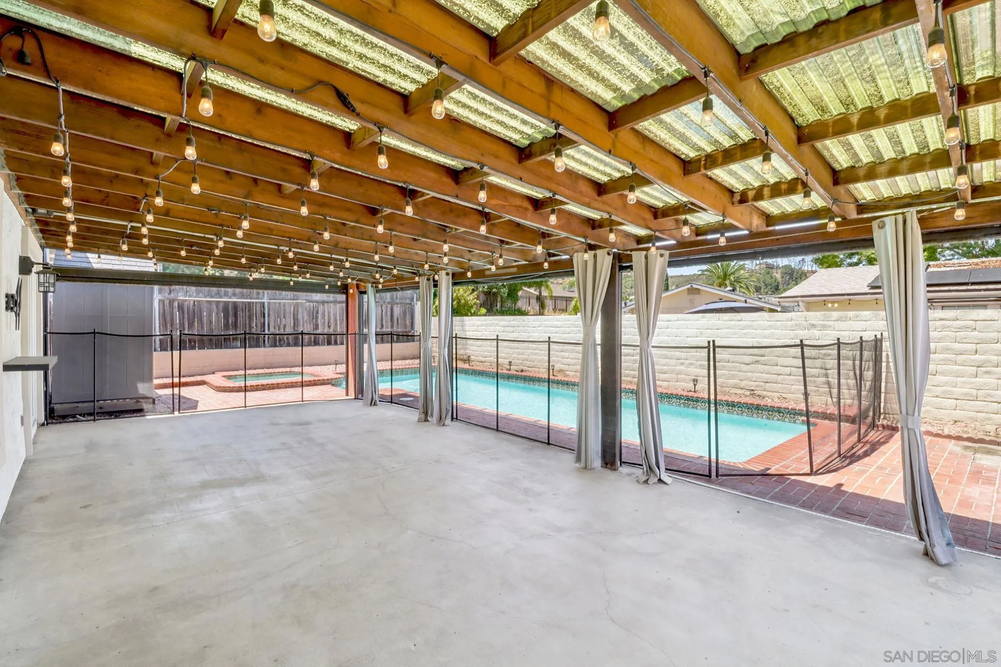 https://cdn.realtyfeed.com/cdn/127/250028637/a1af587840ee7b5ff13c22e58e34a87a.webp