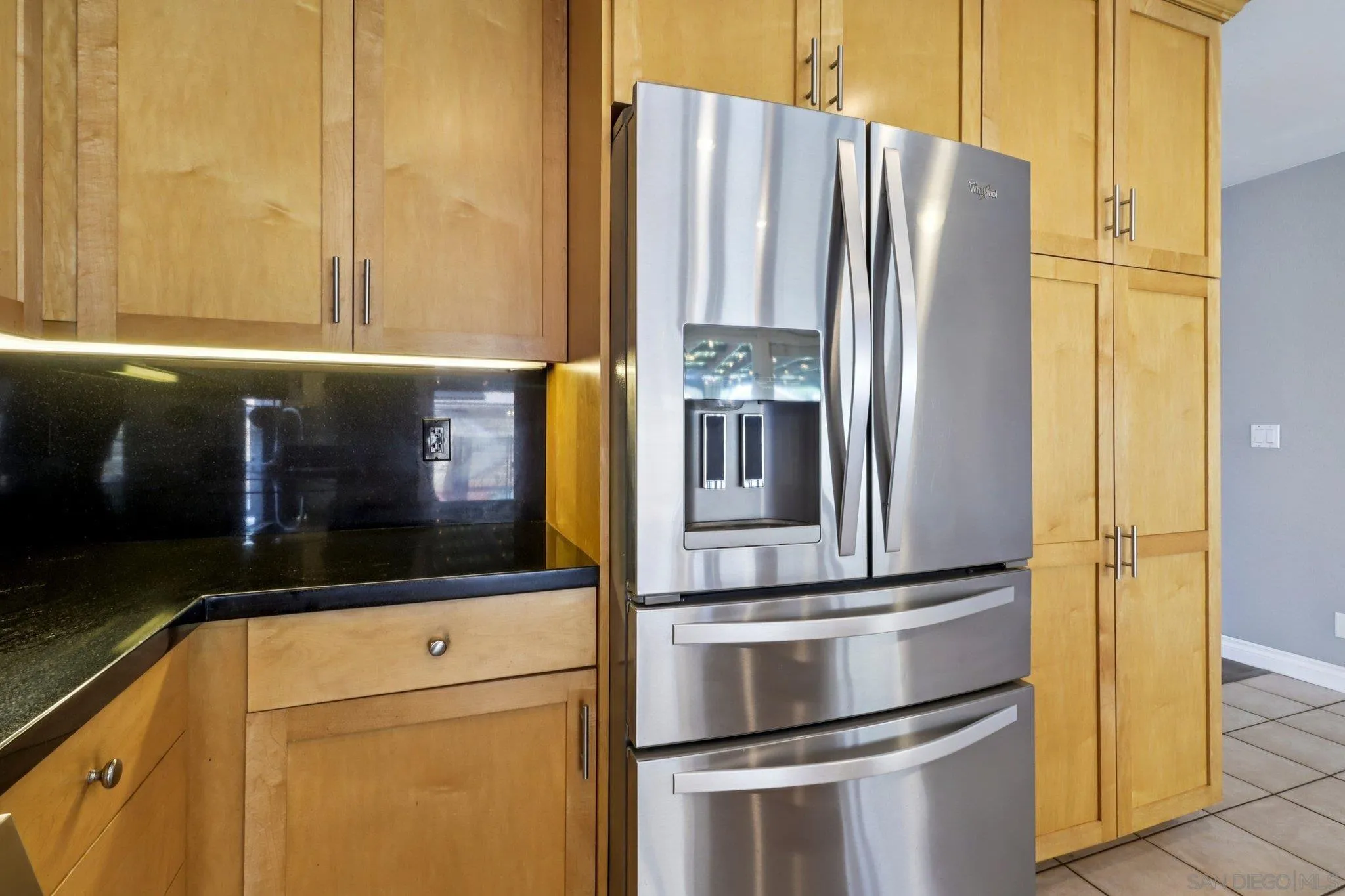 https://cdn.realtyfeed.com/cdn/127/250028637/c84cd1ed9e962e335e56f93dcef7e4e7.webp