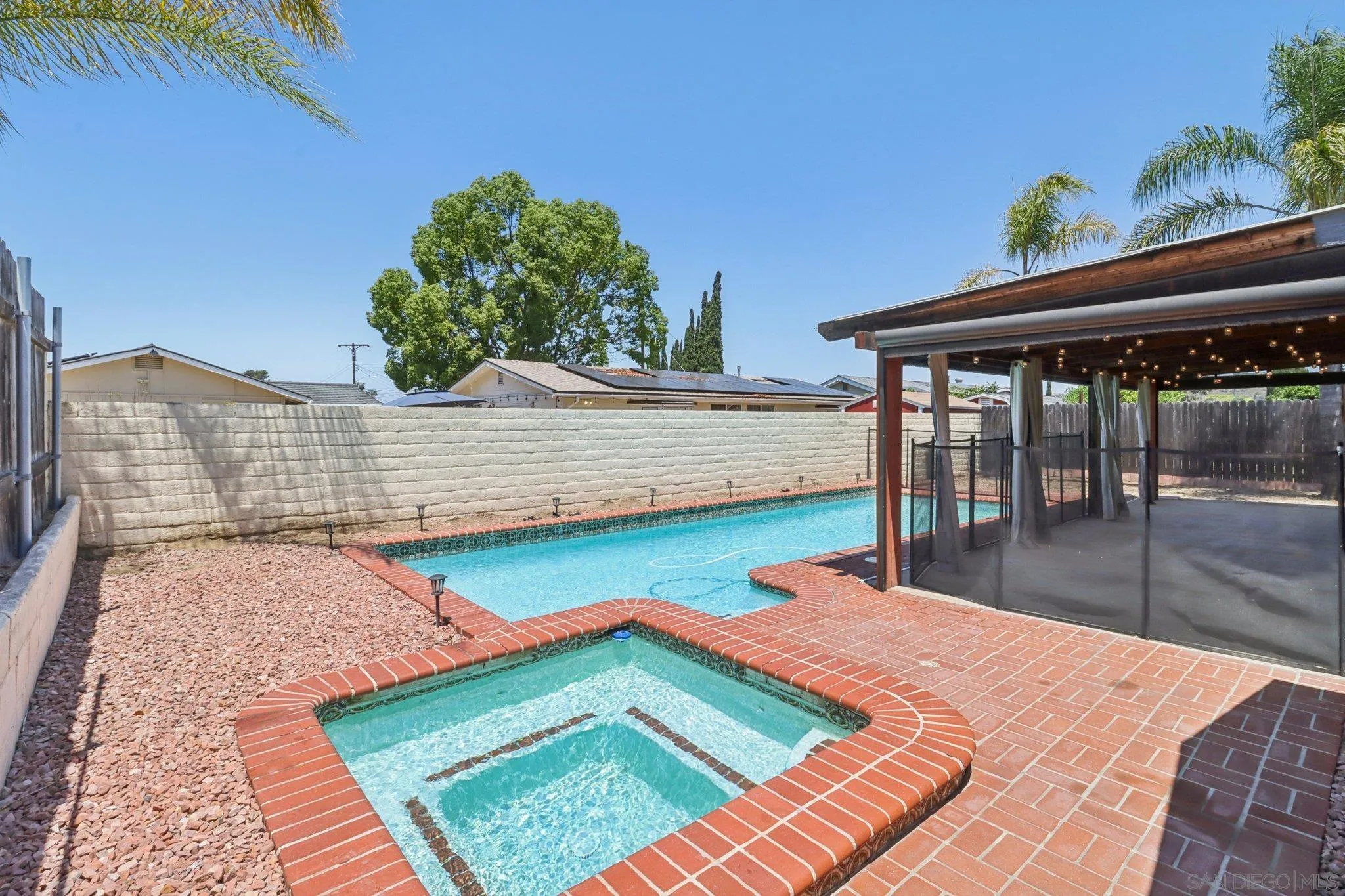https://cdn.realtyfeed.com/cdn/127/250028637/fc5cb2a4b4c91edd45fb724ea0fa0190.webp