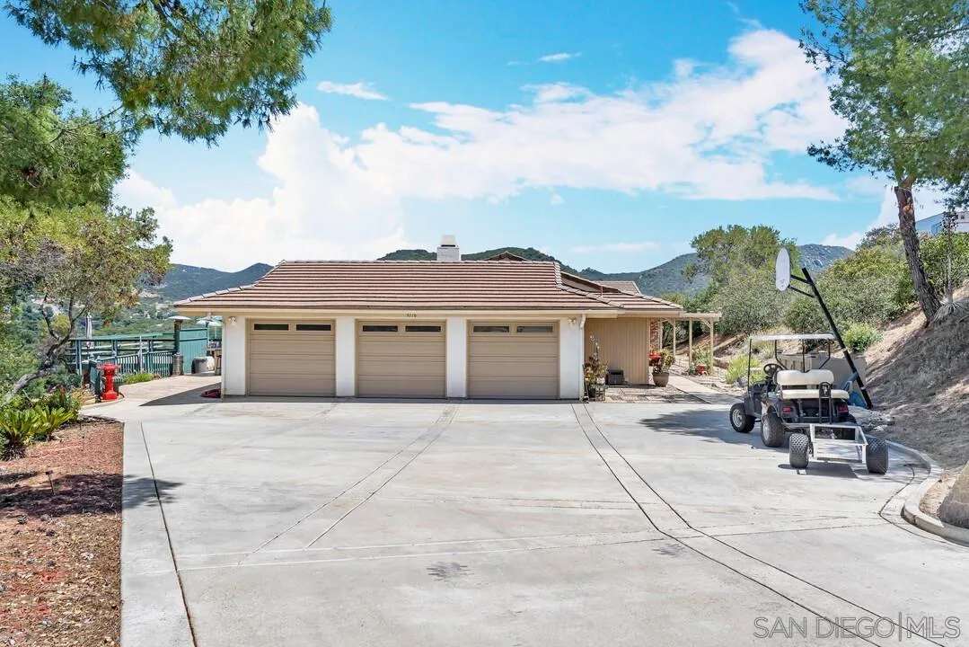 https://cdn.realtyfeed.com/cdn/127/250028707/51363e86b74e8b772cd6e8483b4ee23b.webp