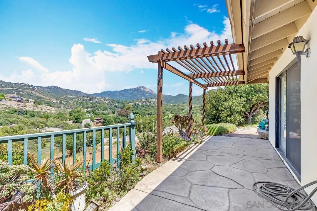 https://cdn.realtyfeed.com/cdn/127/250028707/cbbcfaa33ca51f28c46d659fe01b81d8.webp