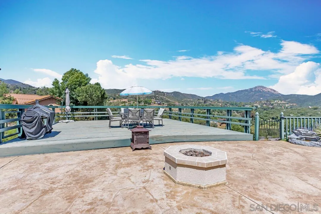 https://cdn.realtyfeed.com/cdn/127/250028707/e3d717a6026d6ce9dd69a3a9b668dc0a.webp