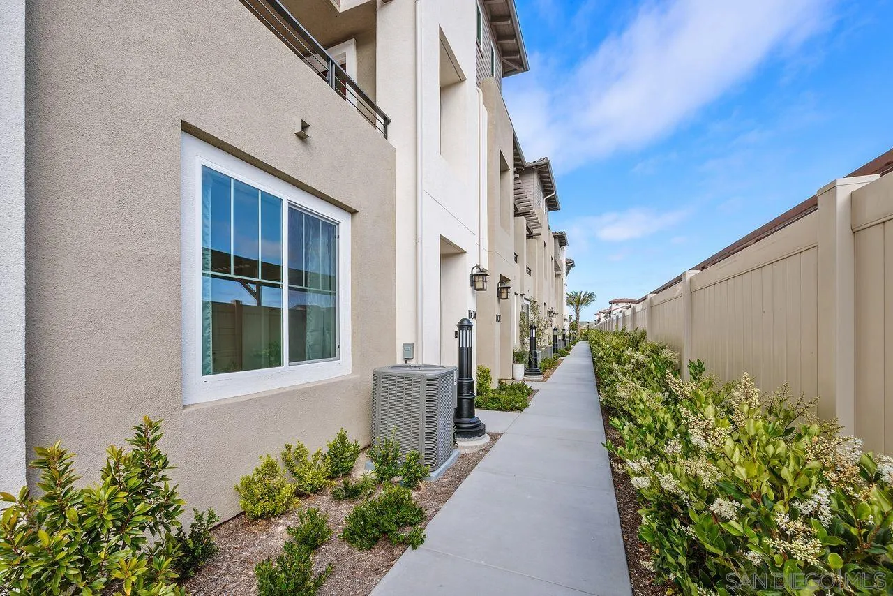 Photo #2: 250028737 Listing 