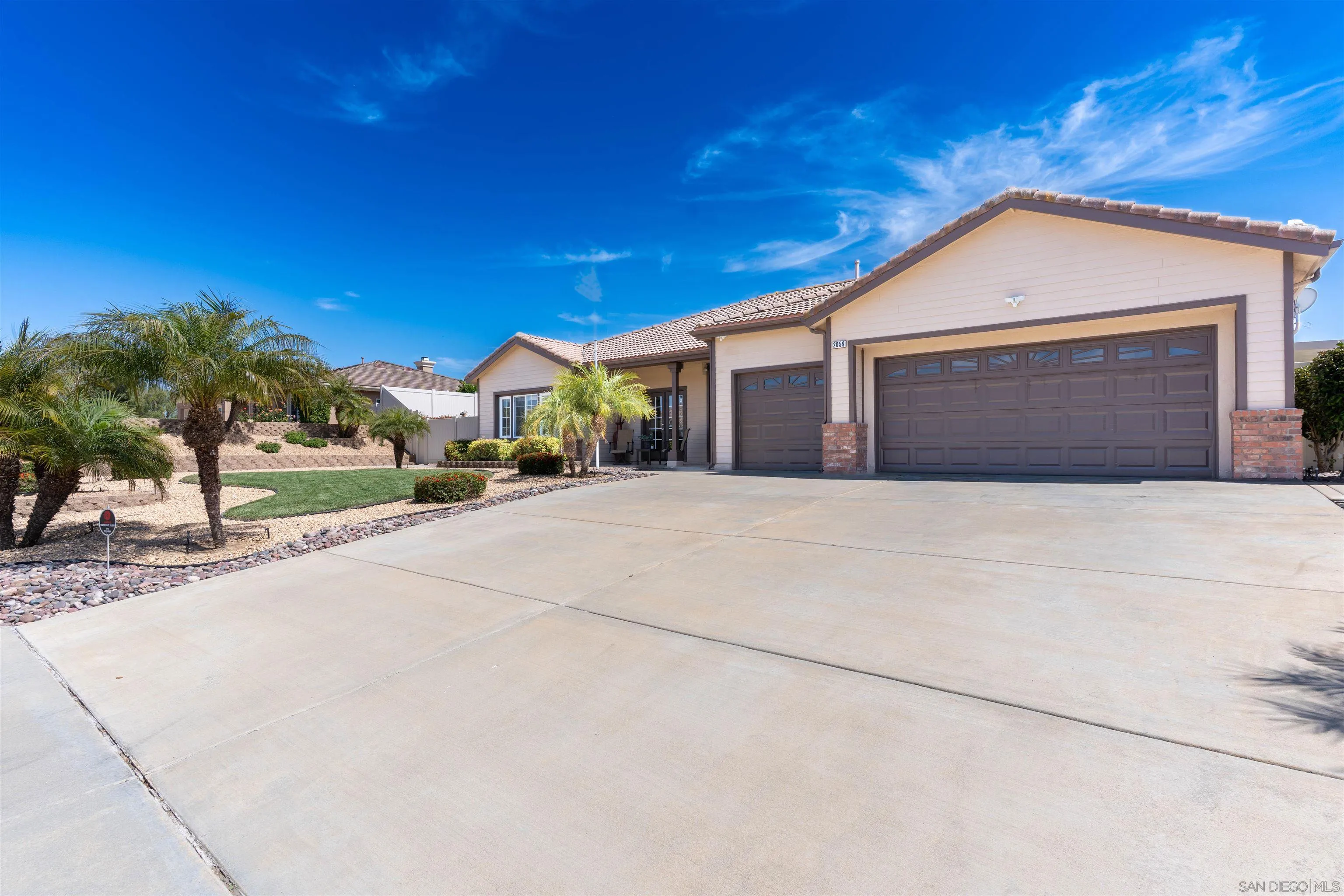 https://cdn.realtyfeed.com/cdn/127/250028784/3fcc77648ec83eb00e06c8c3a2b4056d.webp