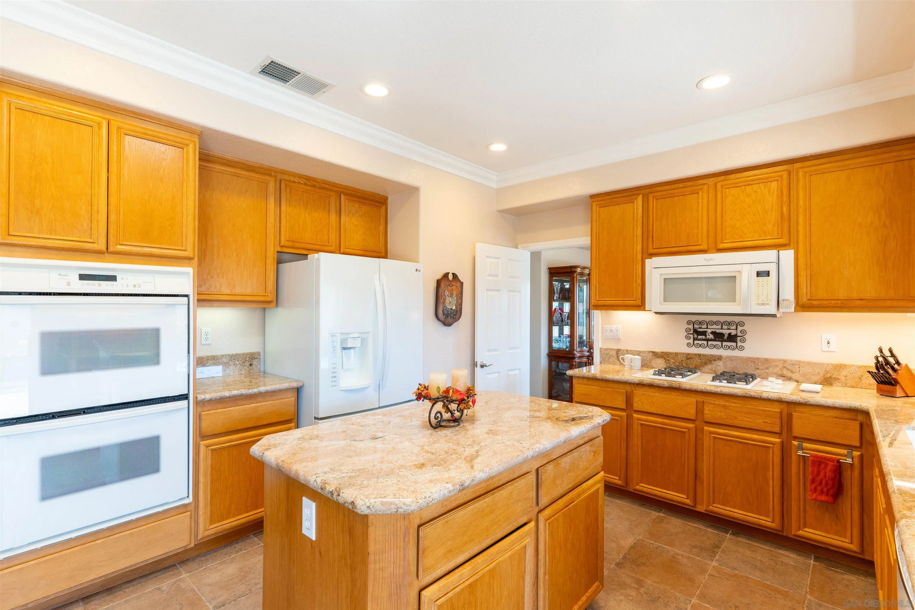 https://cdn.realtyfeed.com/cdn/127/250028784/57e2485c9a4c81457252d007b55afb73.webp