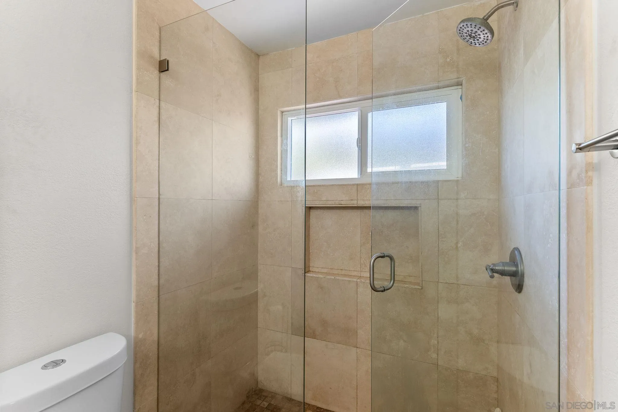 https://cdn.realtyfeed.com/cdn/127/250028810/5a3c480499324908a1c4005164bf995f.webp