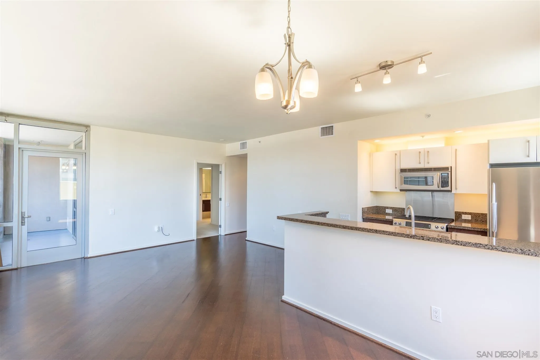 Photo #3: 250028815 Listing 
