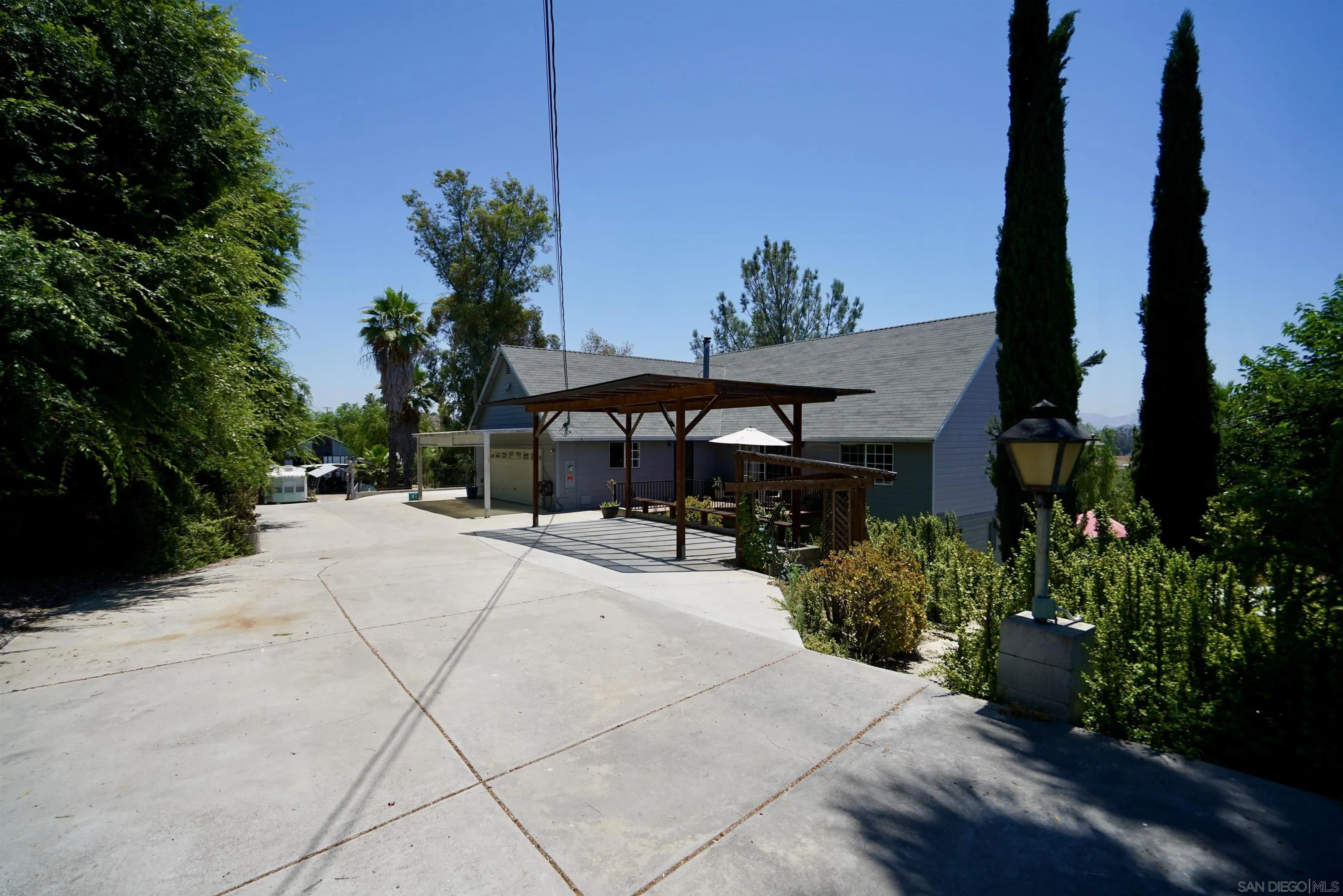 https://cdn.realtyfeed.com/cdn/127/250028846/3f8f9213bf70a74c2b6a6015159abf2d.webp