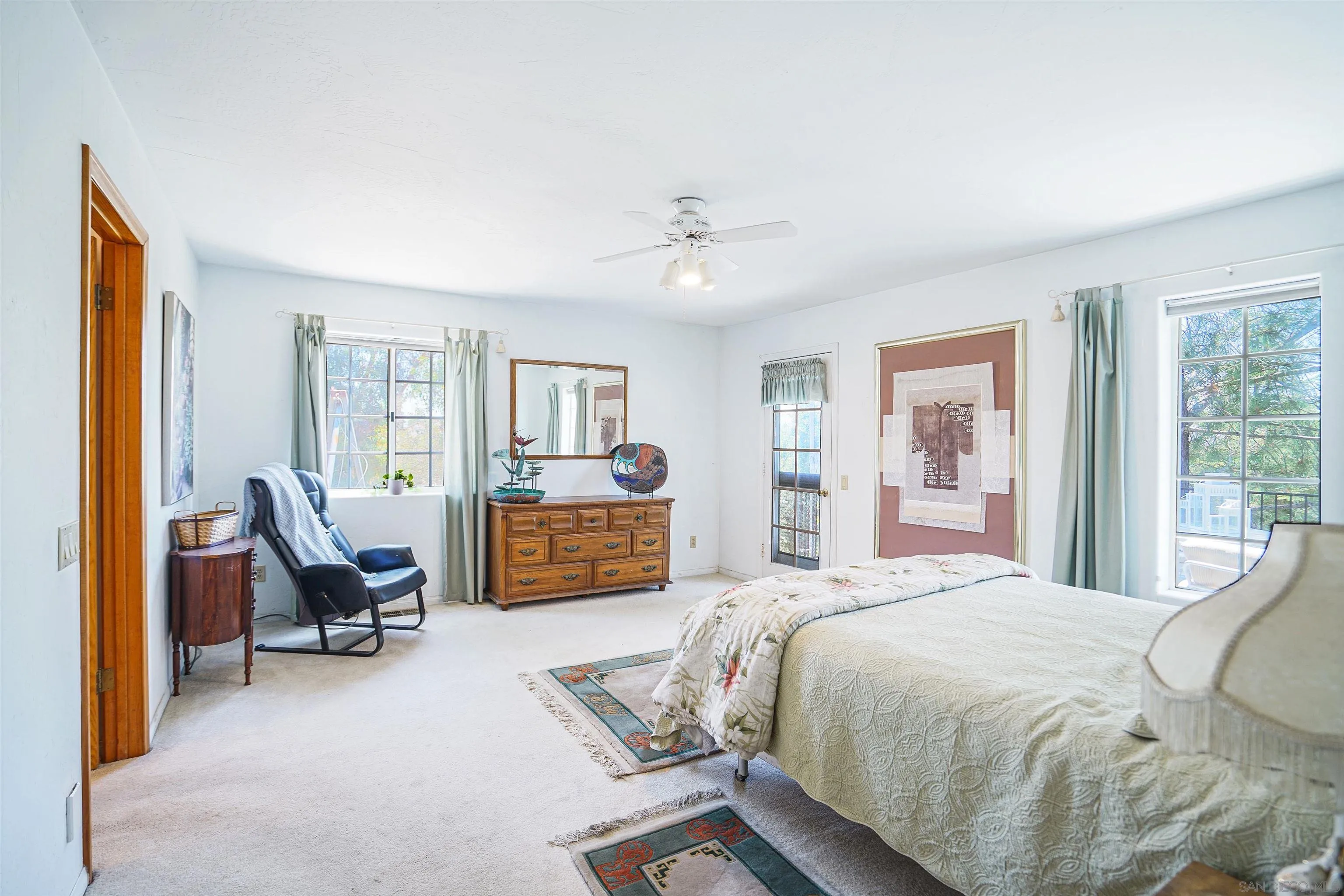 https://cdn.realtyfeed.com/cdn/127/250028846/99896553122597861fb5da832b9b4e11.webp