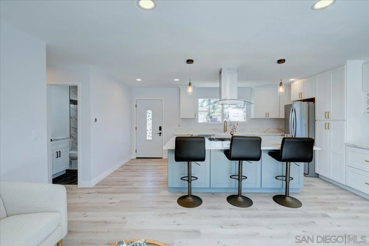 https://cdn.realtyfeed.com/cdn/127/250028855/50cfc1d2764e6f2991b690fa0903cb64.webp
