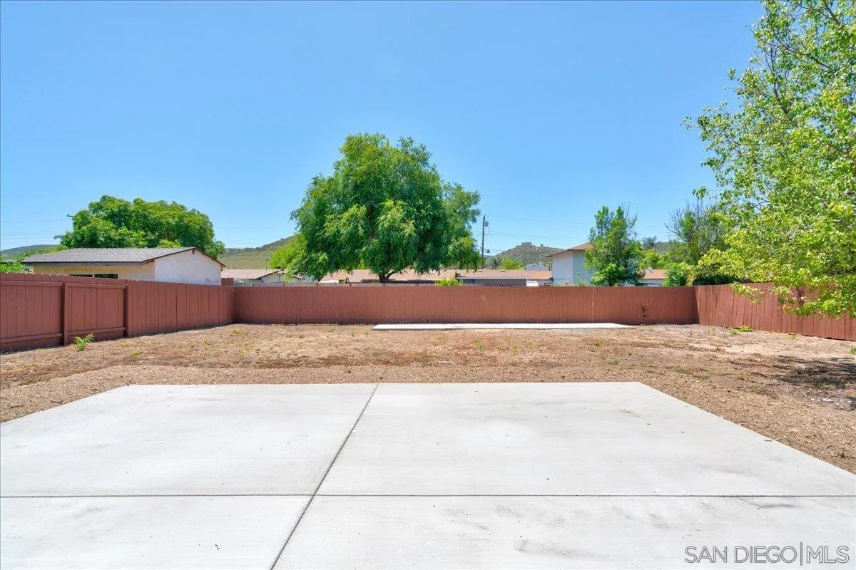https://cdn.realtyfeed.com/cdn/127/250028855/8f12e429a2a2582c365a25746b390456.webp
