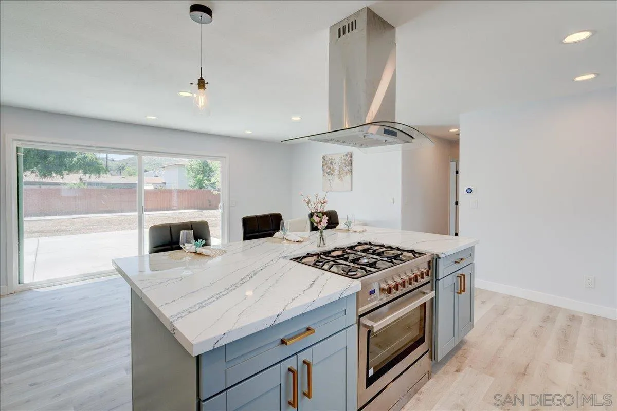 https://cdn.realtyfeed.com/cdn/127/250028855/9addd97d9faf4dc9500cee308c3b72b7.webp