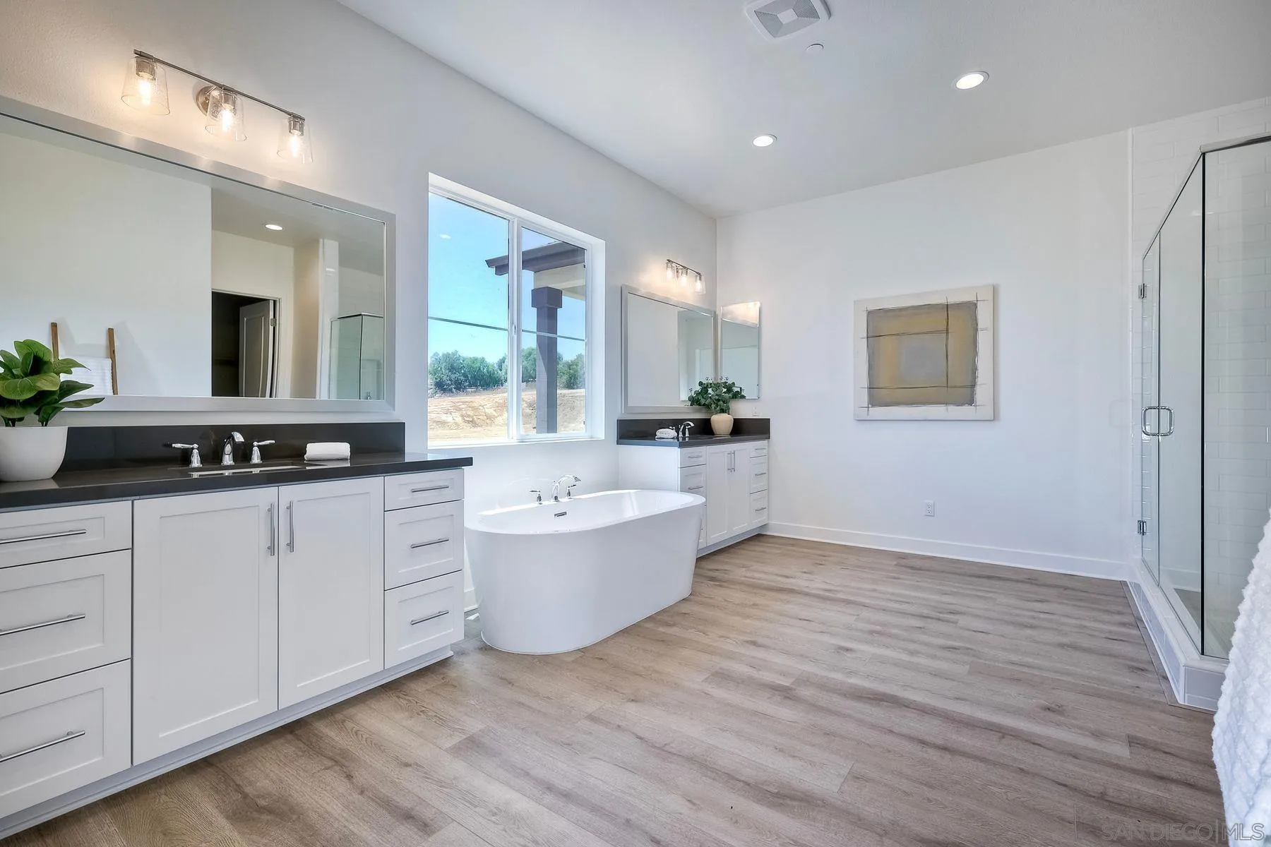 https://cdn.realtyfeed.com/cdn/127/250028862/4fd85d9f4b31e90f43254bbaca44ab1e.webp