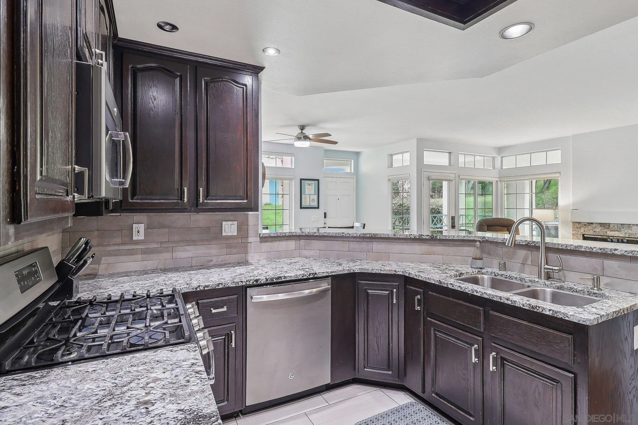 Photo #2: 250028869 Listing 