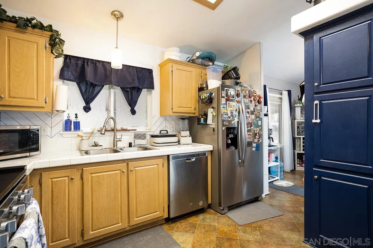 https://cdn.realtyfeed.com/cdn/127/250028878/e880bb77f7810d3e738b8096a4104800.webp