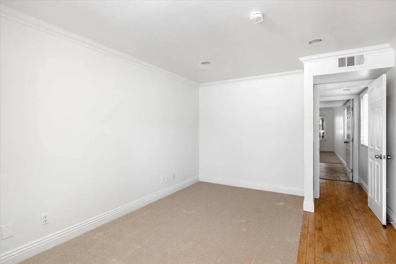 Photo #13: 250028888 Listing: Photo #13