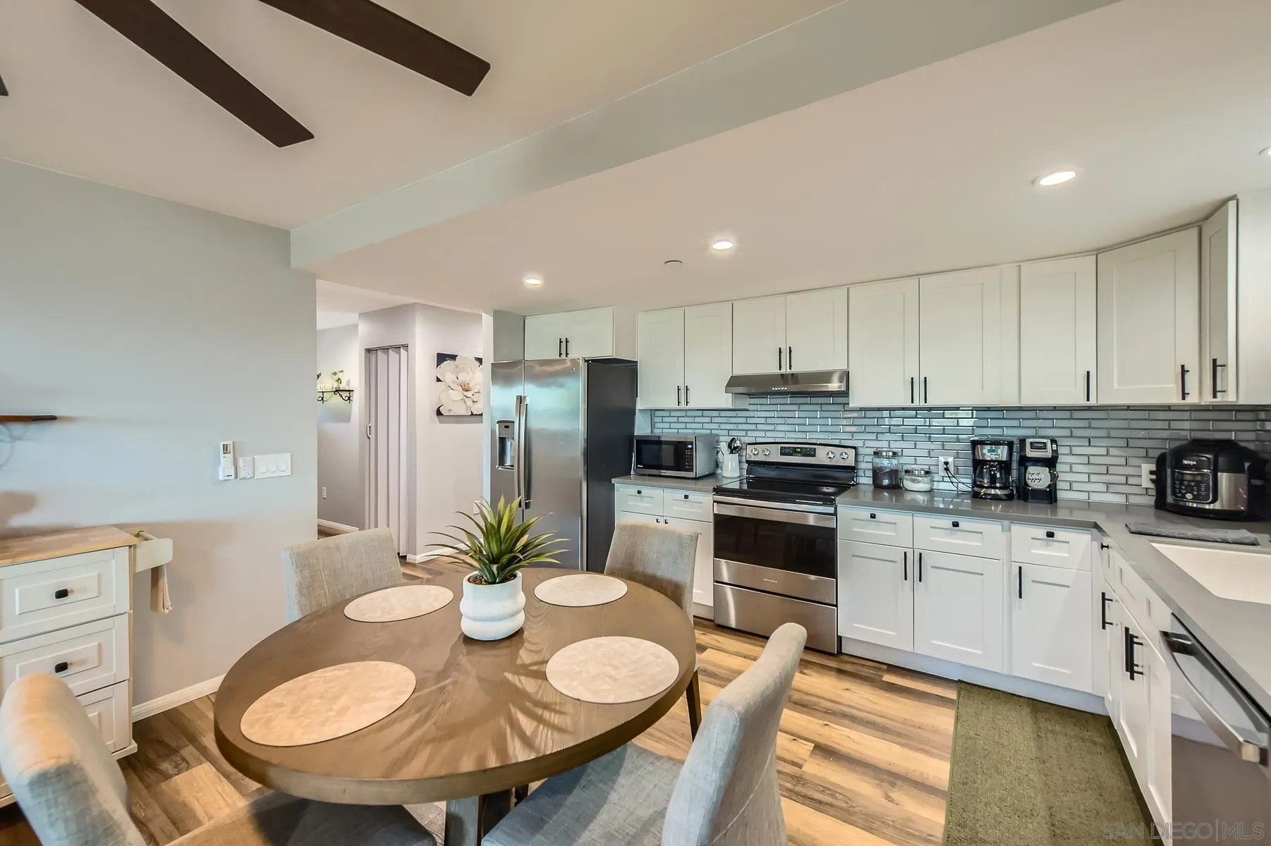 https://cdn.realtyfeed.com/cdn/127/250028907/7635595ca09bce238ce1bcd918792c90.webp