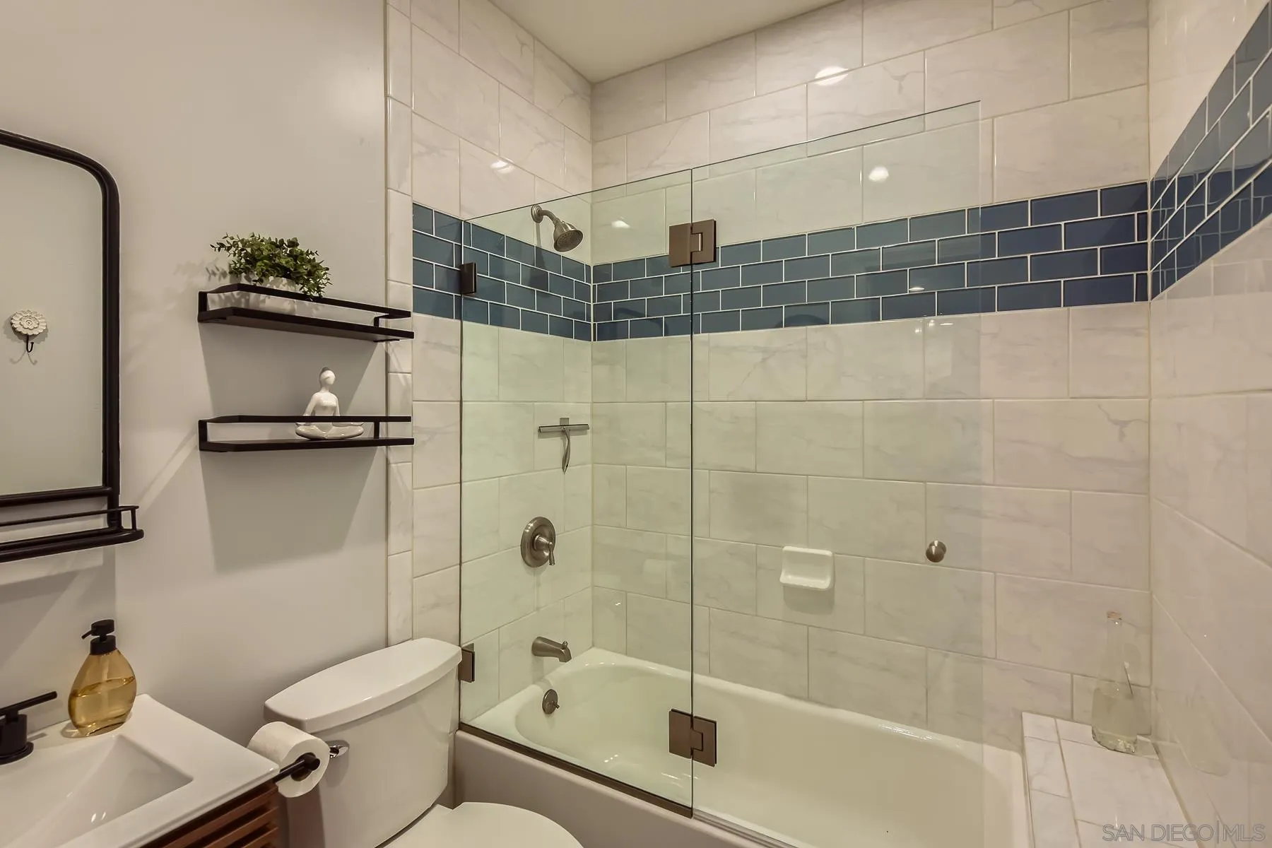 https://cdn.realtyfeed.com/cdn/127/250028907/c3a8195f5f20e962c873d3f28a5aba62.webp