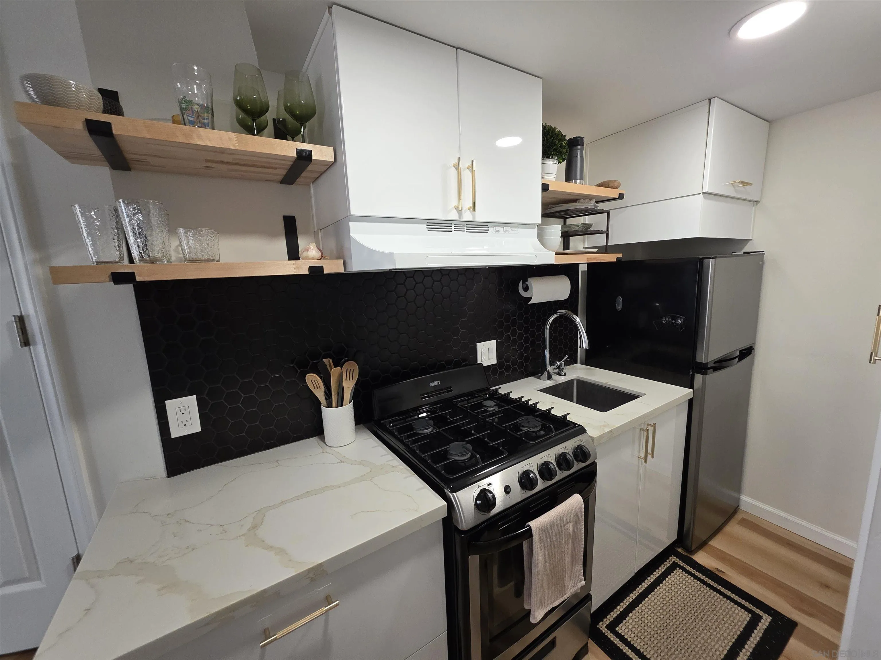 https://cdn.realtyfeed.com/cdn/127/250028907/dfd49f9db56b7ae128743ea2ff5409c7.webp