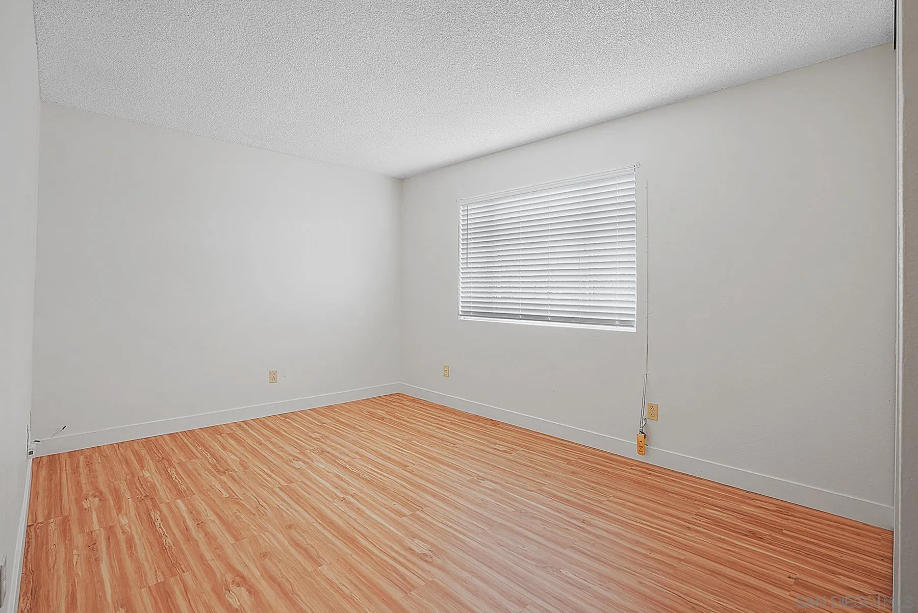https://cdn.realtyfeed.com/cdn/127/250028929/1c588f76b2815fe9b5f7a531b0a88e5c.webp