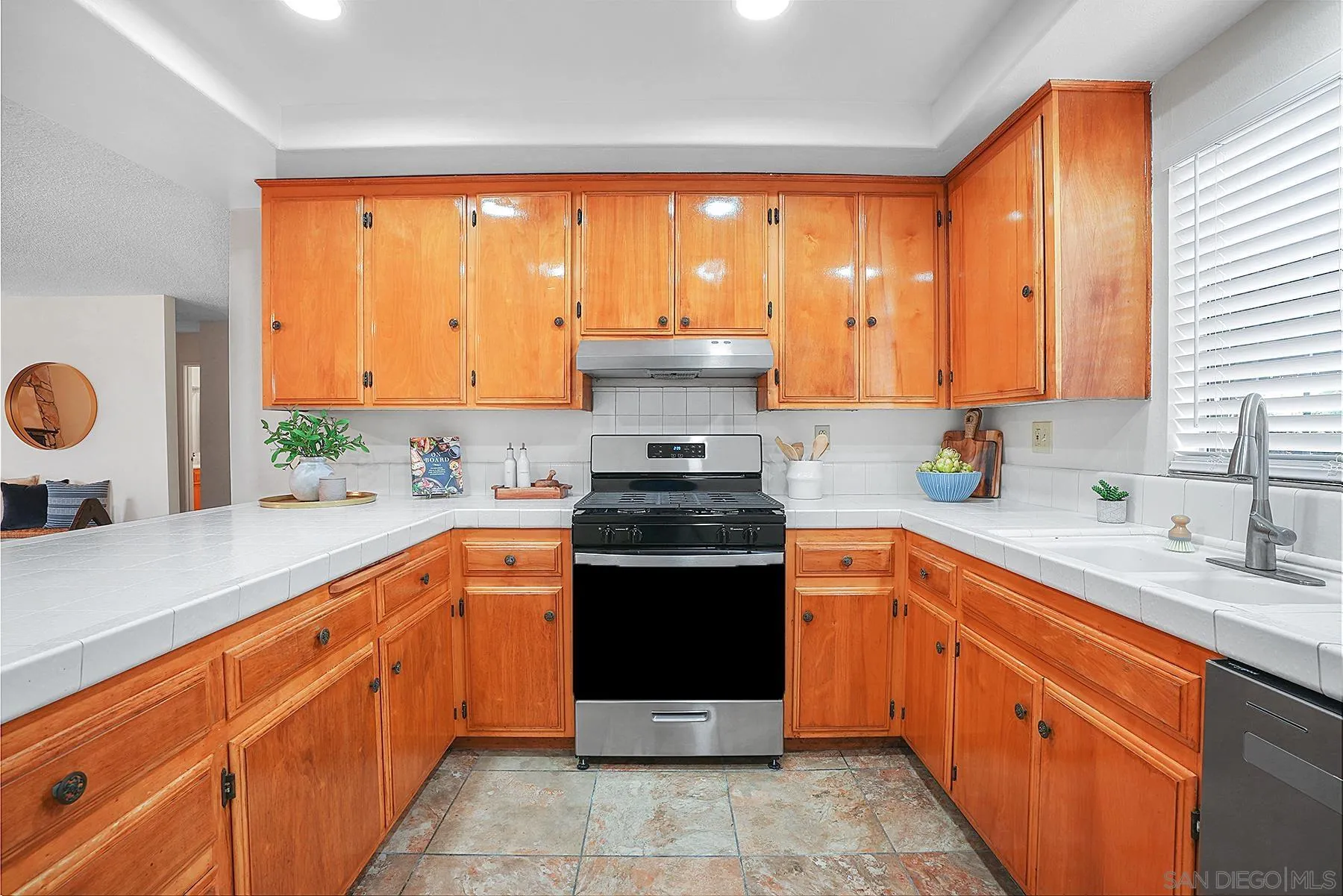 https://cdn.realtyfeed.com/cdn/127/250028929/a5164ac4e2887da0e4a95756fa8c439a.webp