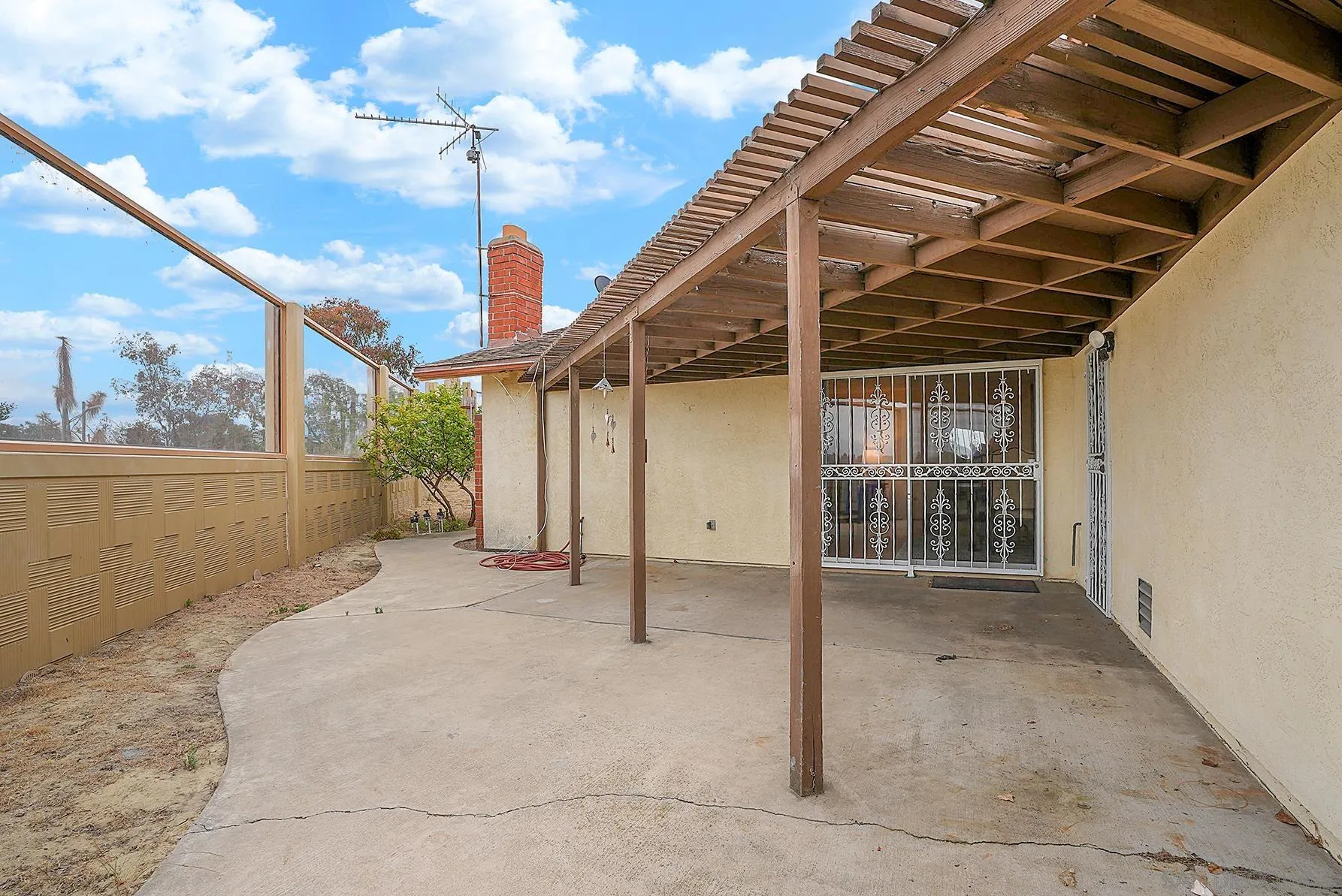 https://cdn.realtyfeed.com/cdn/127/250028929/cb49b21e27eb91db69f9343e1ad55c34.webp