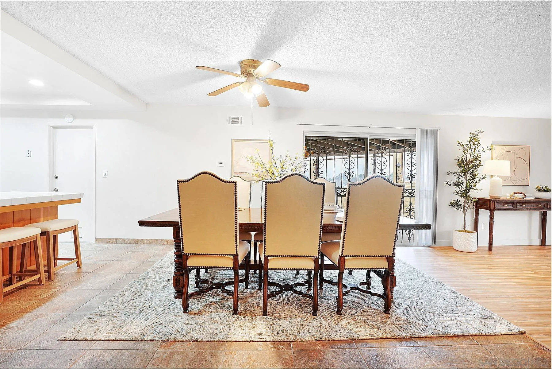 https://cdn.realtyfeed.com/cdn/127/250028929/cfe9cff2aa4d11e6df9ea11becc6fcb8.webp
